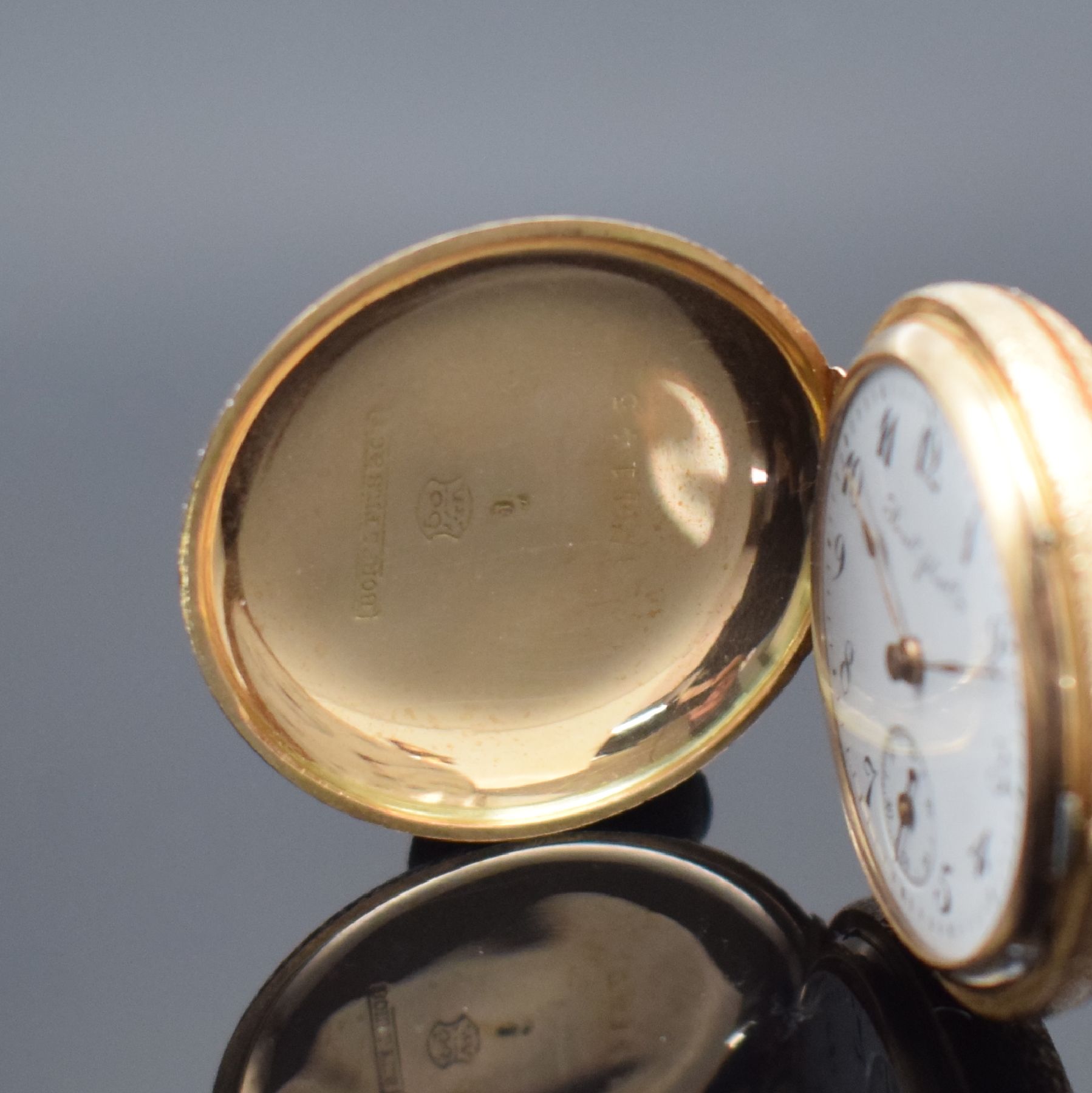 Detail b: BOREL FILS & CIE Savonette & 1 offene Damentaschenuhr in RoséG 585/000, Schweiz um 1890-1900, 1.) guill. 3 Deckel Goldgeh., Sprungdeckel floral ...
