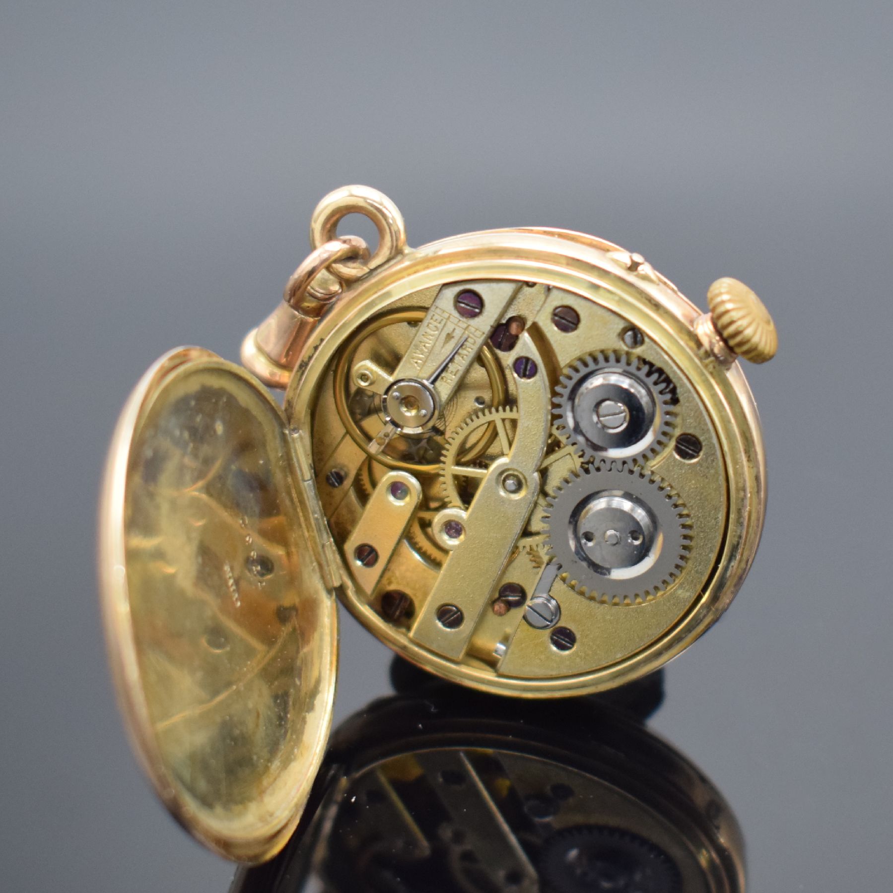 Detail n: BOREL FILS & CIE Savonette & 1 offene Damentaschenuhr in RoséG 585/000, Schweiz um 1890-1900, 1.) guill. 3 Deckel Goldgeh., Sprungdeckel floral ...