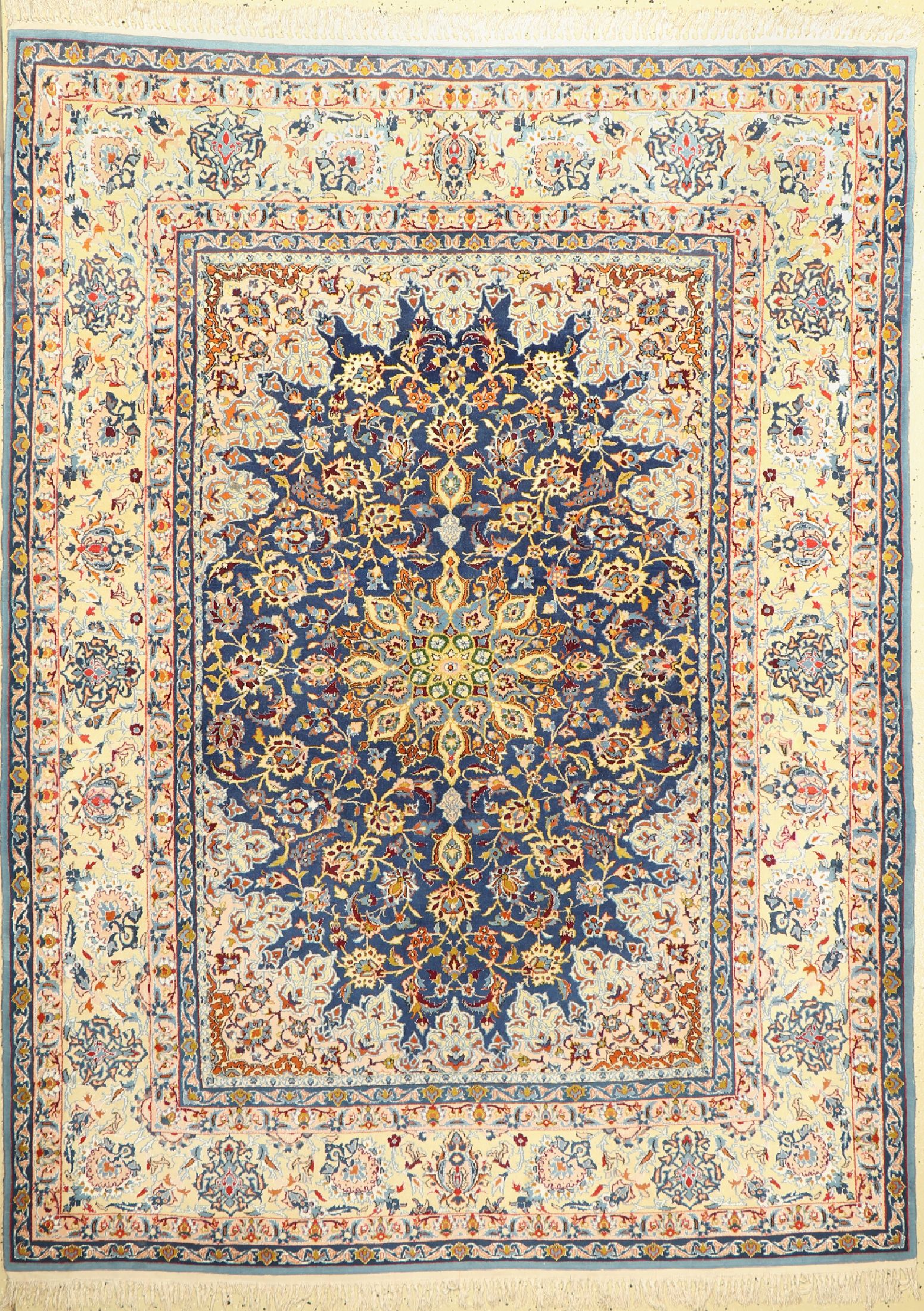 Esfahan fein, Persien, ca. 50 Jahre, Korkwolle mit und auf Seide, ca. 207 x 155 cm,EHZ: 2-3