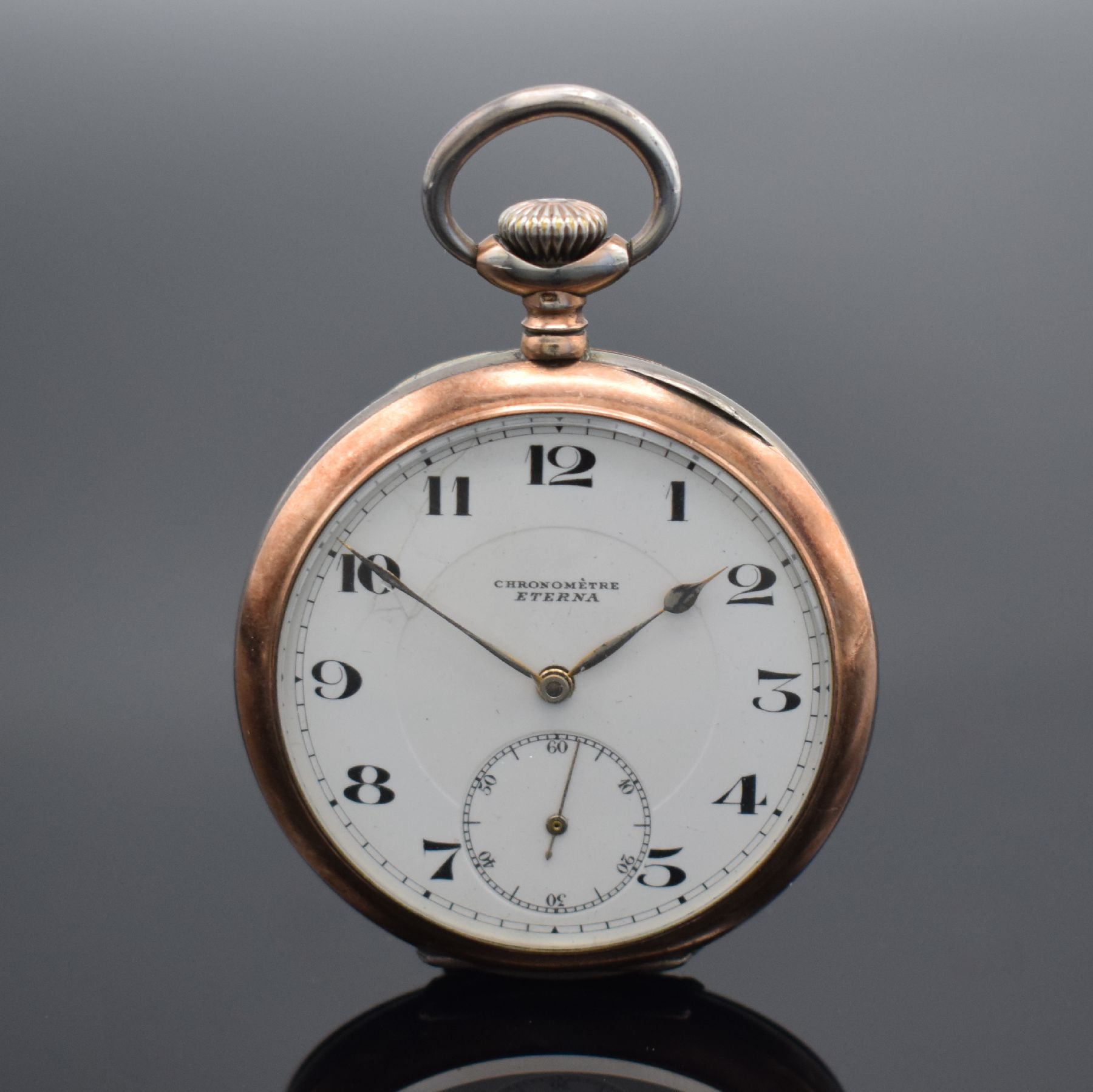 Detail a: IWC / ETERNA 2 offene Herrentaschenuhren in Silber, Schweiz um 1895/1920, guill. Geh. m. verg. Rändern dell./berieben, Emailzifferblätter riss., ...