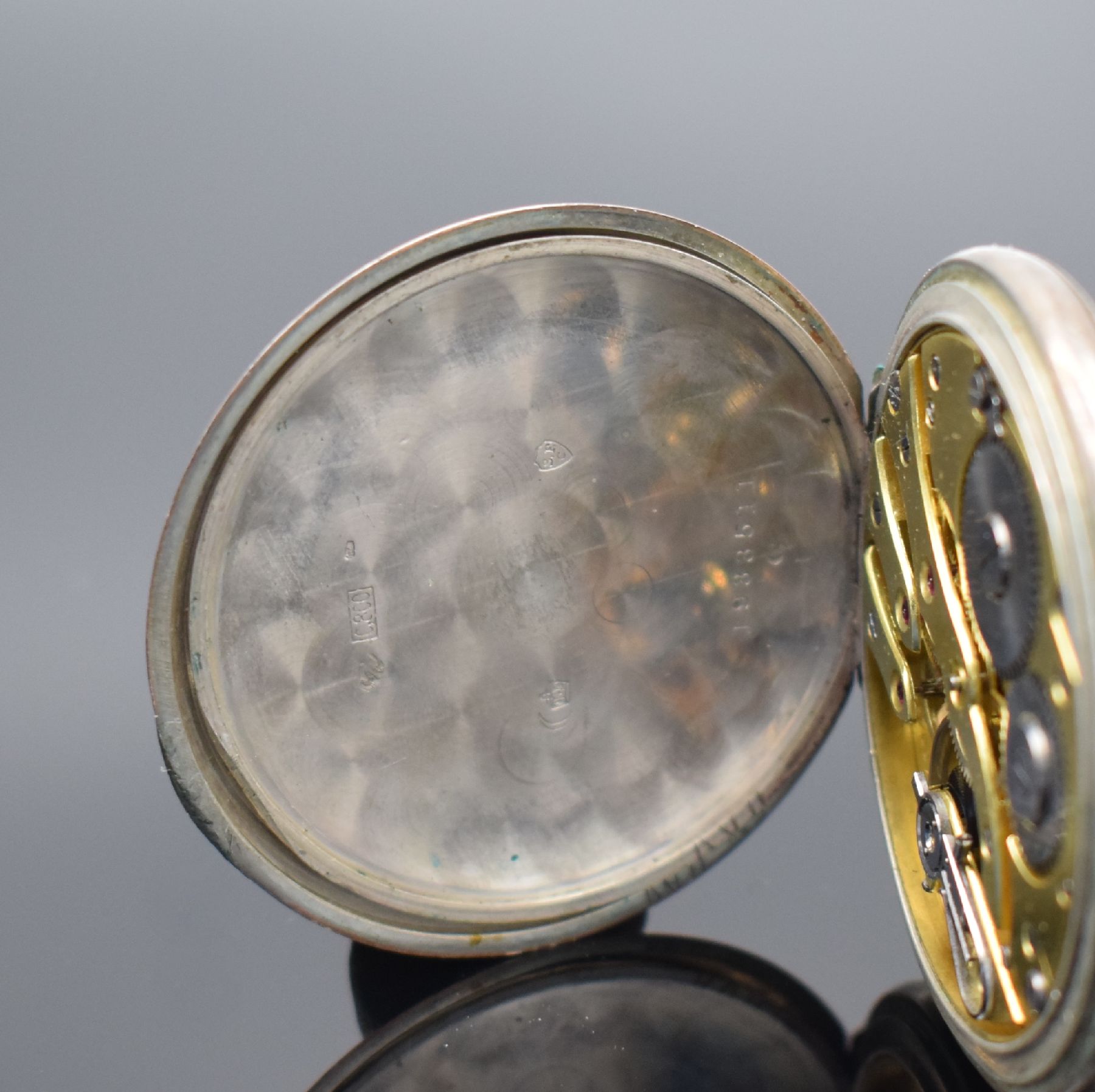 Detail c: IWC / ETERNA 2 offene Herrentaschenuhren in Silber, Schweiz um 1895/1920, guill. Geh. m. verg. Rändern dell./berieben, Emailzifferblätter riss., ...