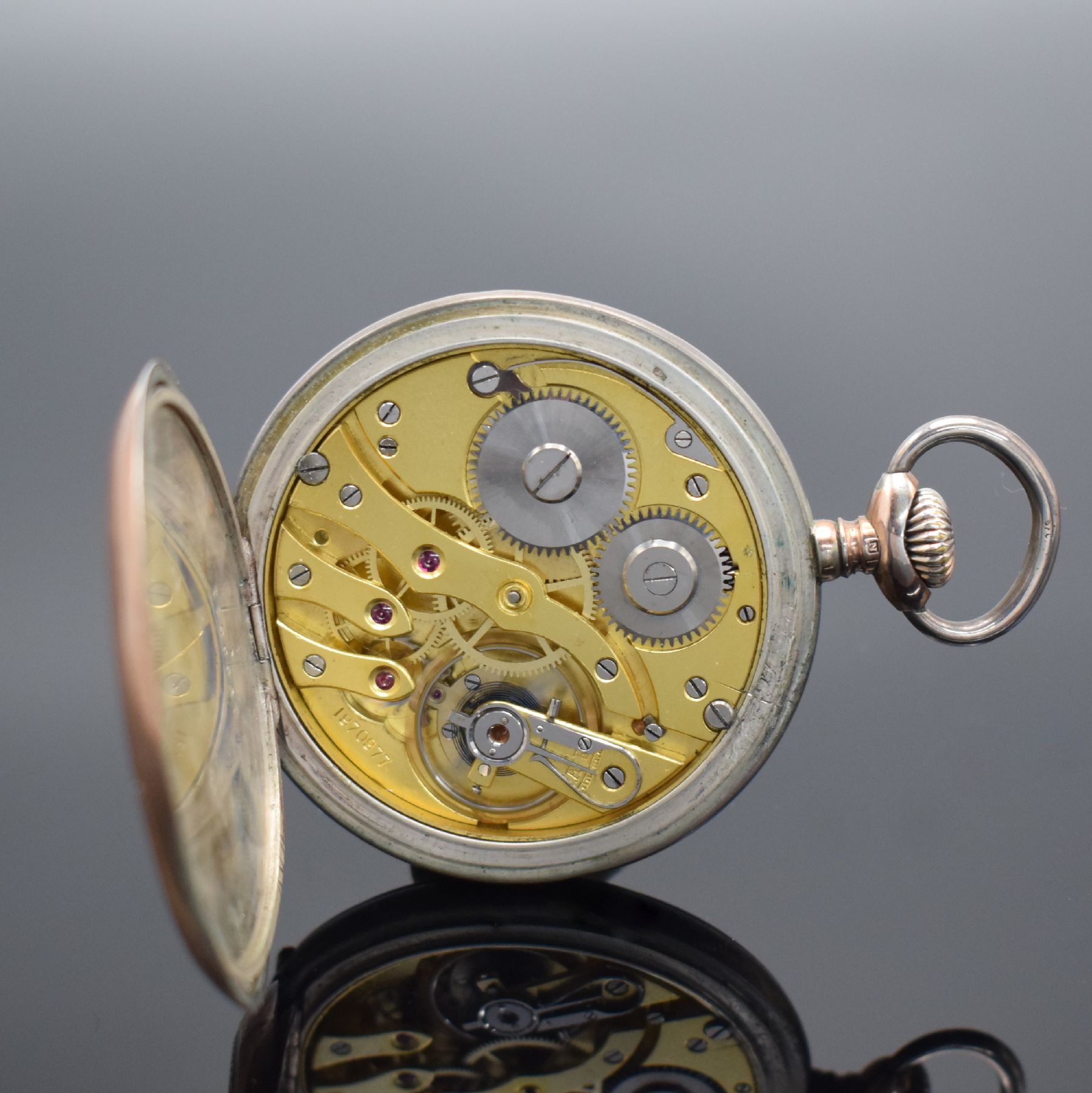 Detail d: IWC / ETERNA 2 offene Herrentaschenuhren in Silber, Schweiz um 1895/1920, guill. Geh. m. verg. Rändern dell./berieben, Emailzifferblätter riss., ...