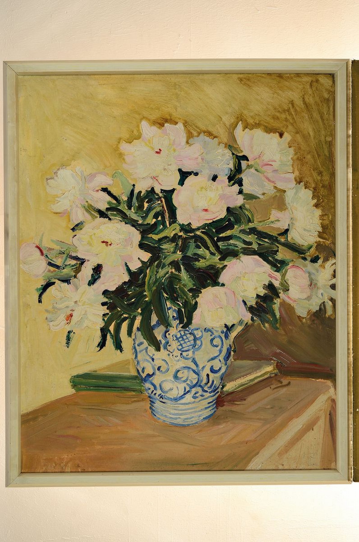 Detail k: Hanns Georgi, 1901-1989, Stillleben mit Pfingstrosen in blau-weißer Vase, Öl/Malkarton, rechts unten signiert und dat. 45, ca. 75x60cm, R. ca. ...