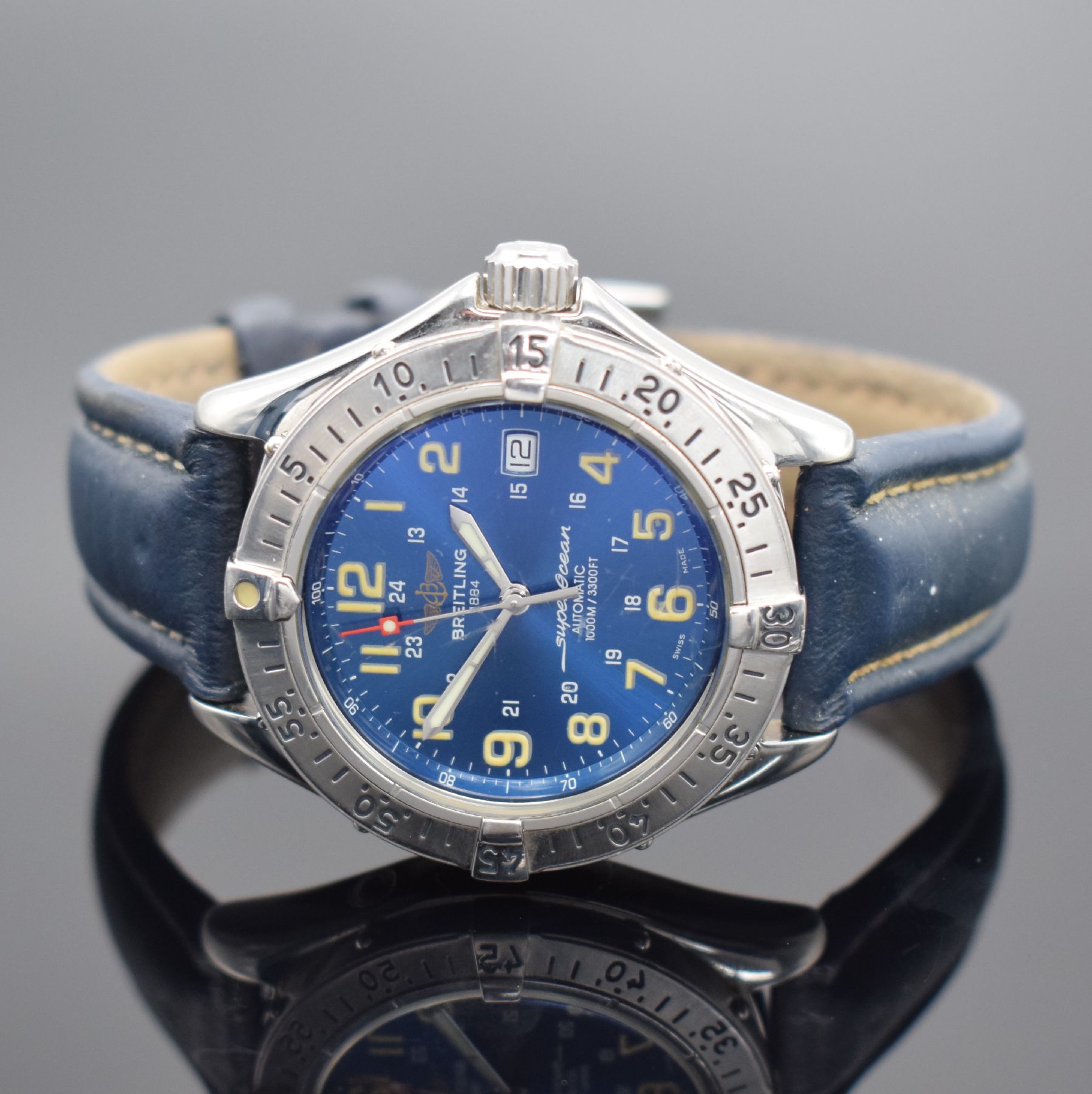 Detail b: BREITLING Superocean Herrenarmbanduhr in Edelstahl, Schweiz um 1995, Automatik, Ref. A17040, eins. drehbare Lunette m. 60er-Tlg., Glas verkr., ...