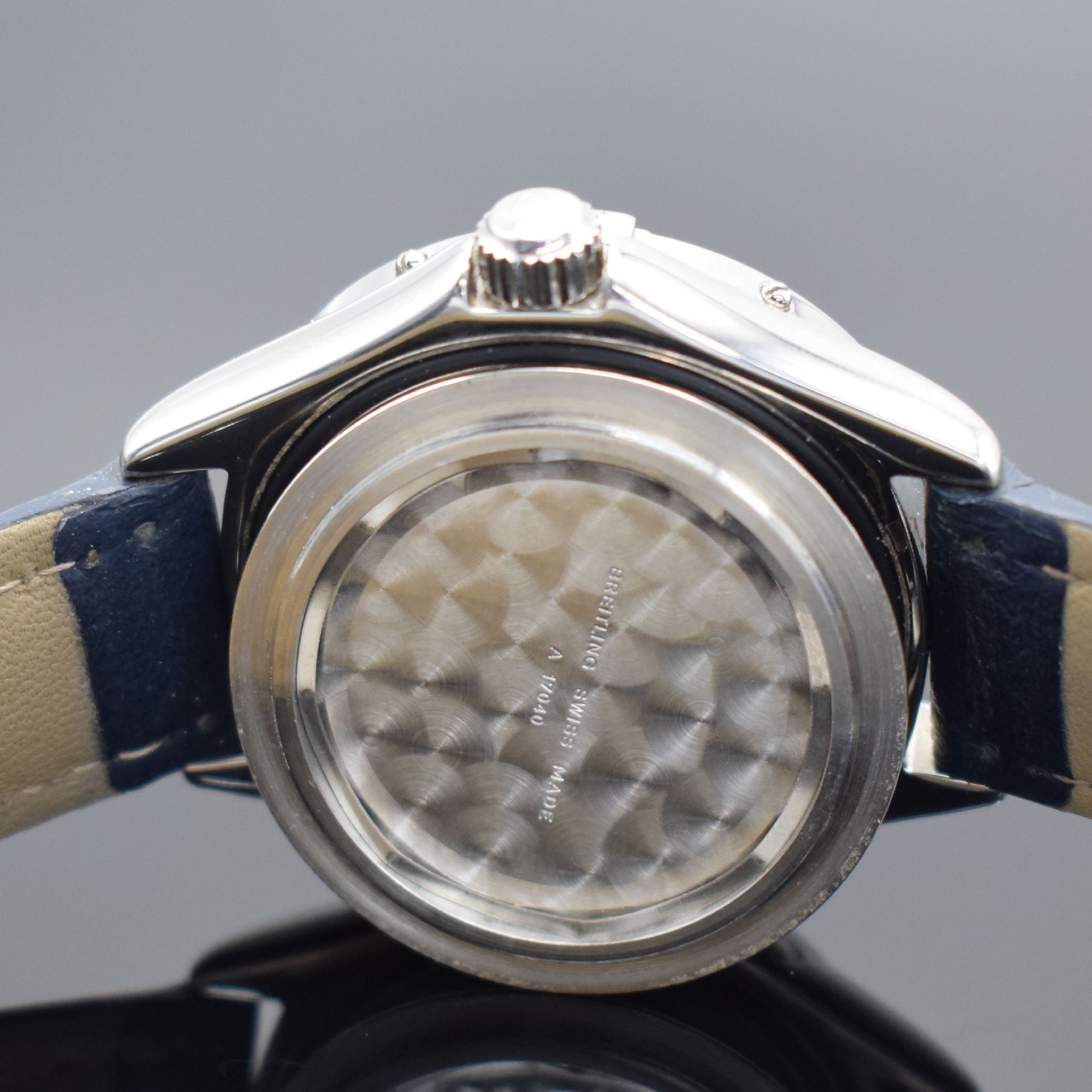 Detail h: BREITLING Superocean Herrenarmbanduhr in Edelstahl, Schweiz um 1995, Automatik, Ref. A17040, eins. drehbare Lunette m. 60er-Tlg., Glas verkr., ...