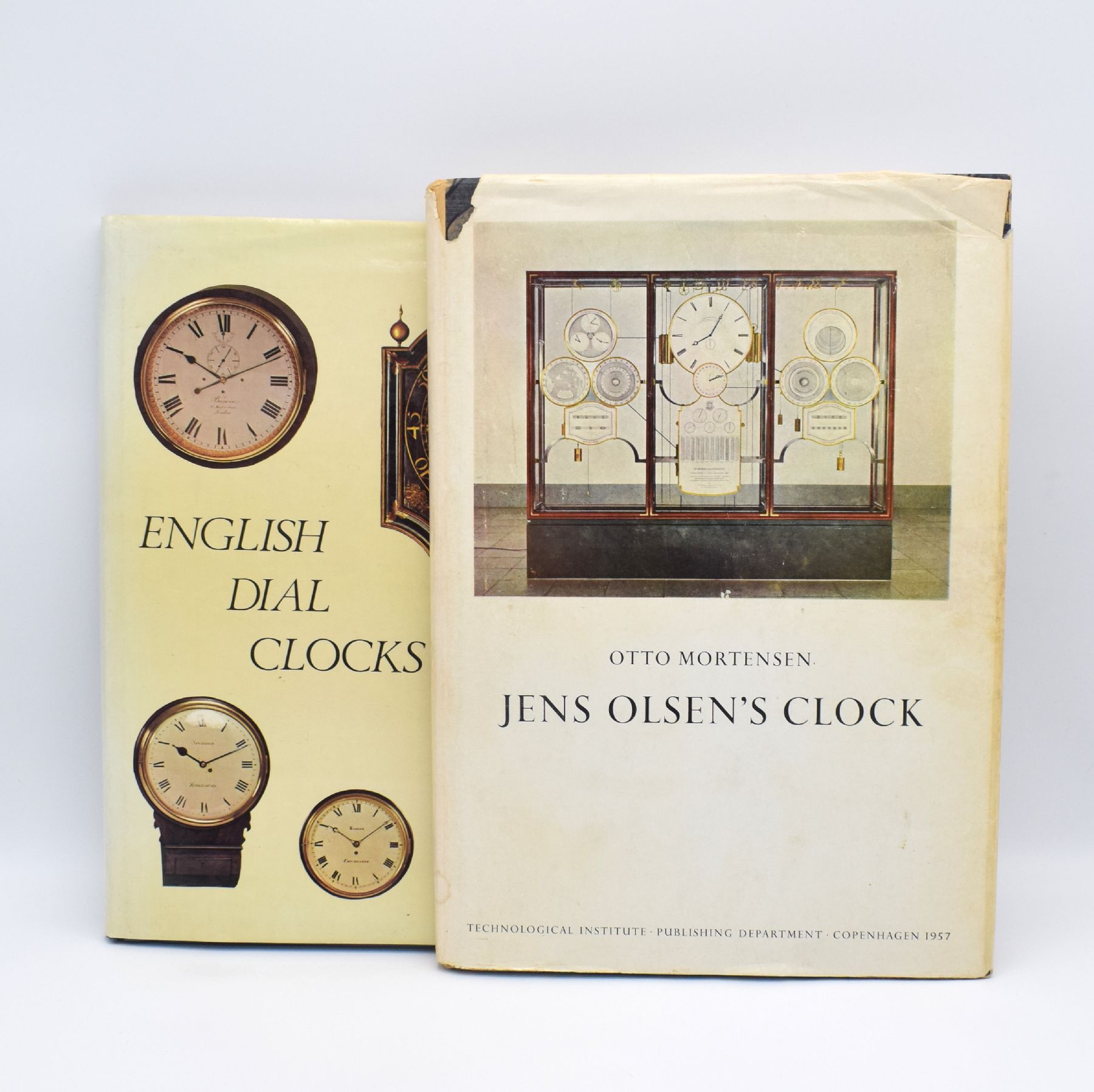 Detail c: DIX ÉCOLES D'HORLOGERIE SUISSES & 8 weitere Uhren-Fachbücher, im Einzelnen: 1. ENGLISH DIAL CLOCKS - Ronald E. Rose 2. CLOCK AND WATCH ...