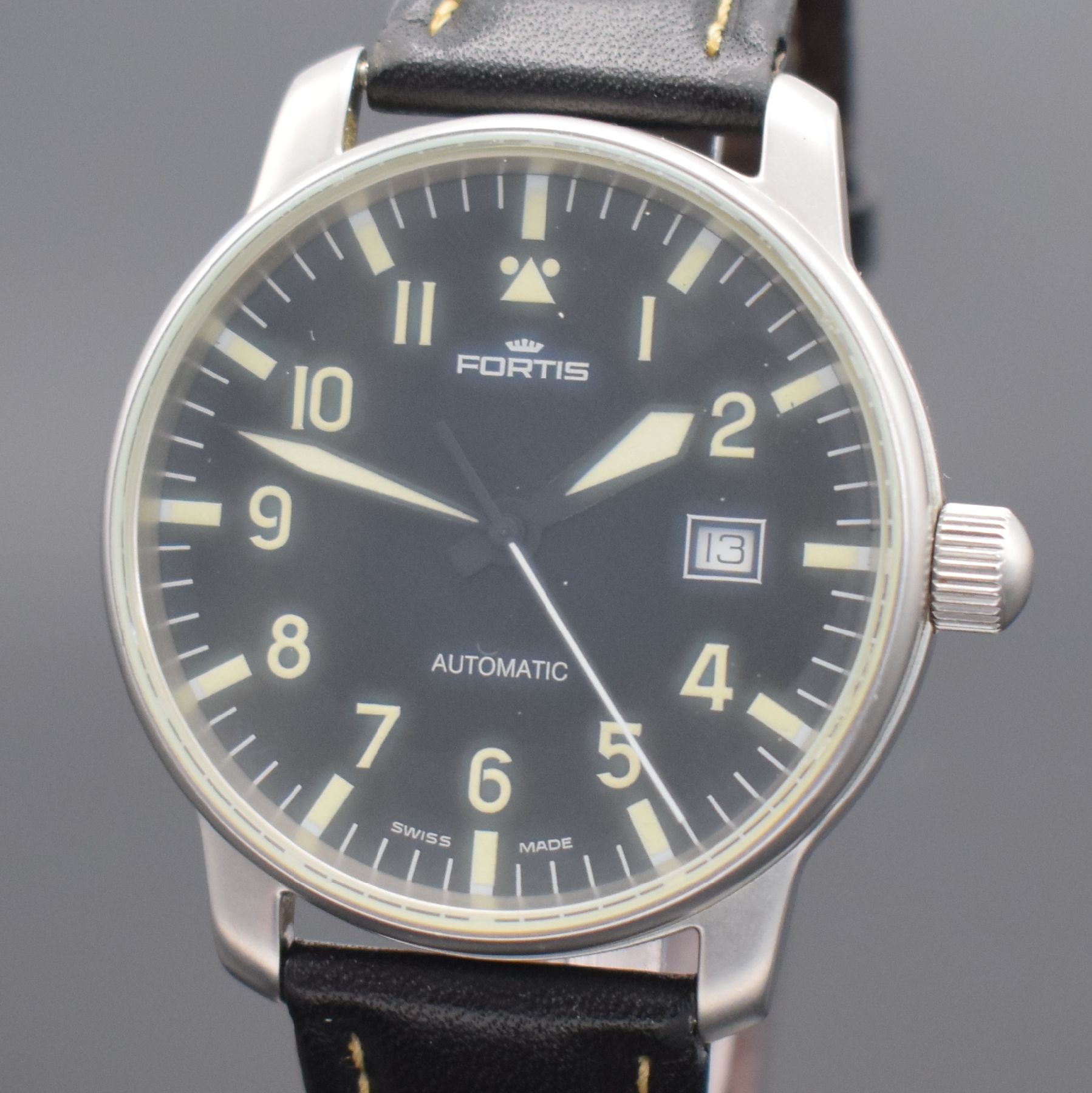 Detail a: FORTIS Flieger-Herrenarmbanduhr, Automatik, Ref. 595.10.46, matt. Edelstahlgeh. inkl. Lederband m. orig. Dornschl., Boden & Krone verschr., ...