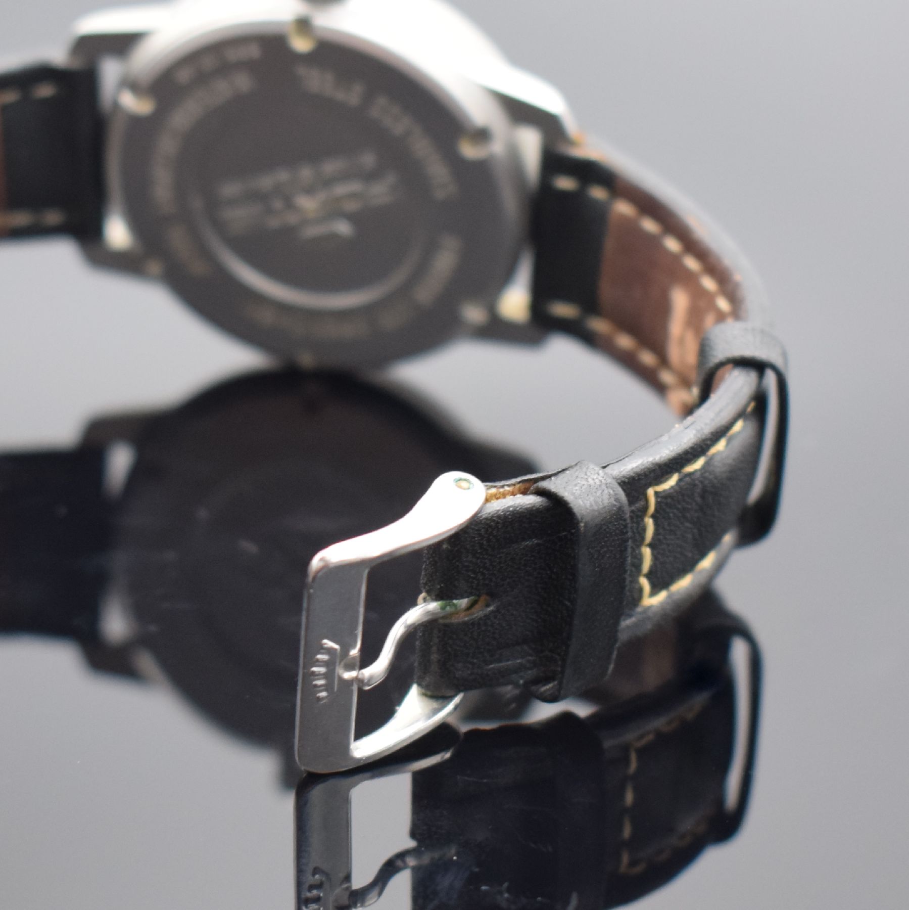 Detail c: FORTIS Flieger-Herrenarmbanduhr, Automatik, Ref. 595.10.46, matt. Edelstahlgeh. inkl. Lederband m. orig. Dornschl., Boden & Krone verschr., ...