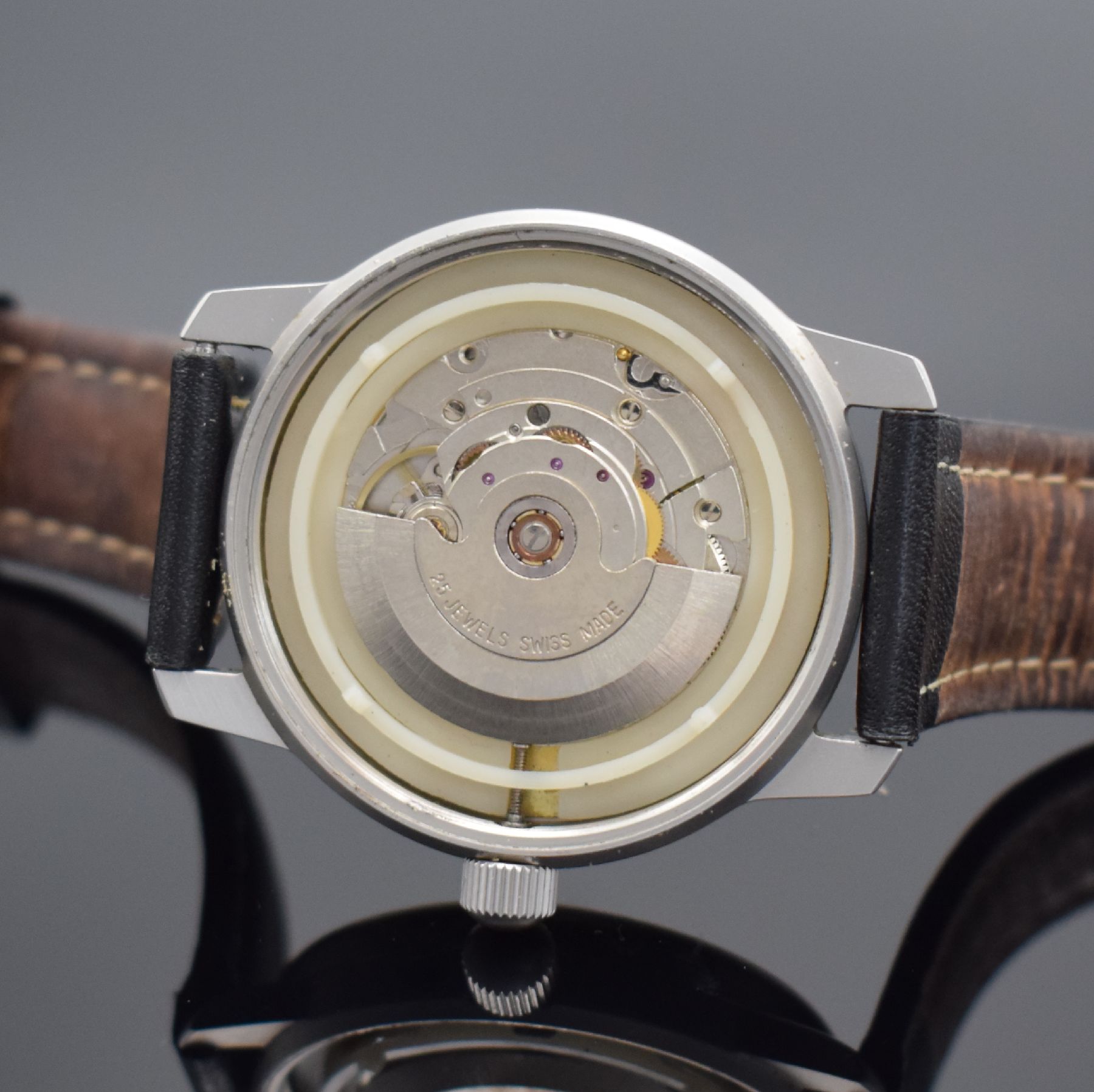 Detail f: FORTIS Flieger-Herrenarmbanduhr, Automatik, Ref. 595.10.46, matt. Edelstahlgeh. inkl. Lederband m. orig. Dornschl., Boden & Krone verschr., ...