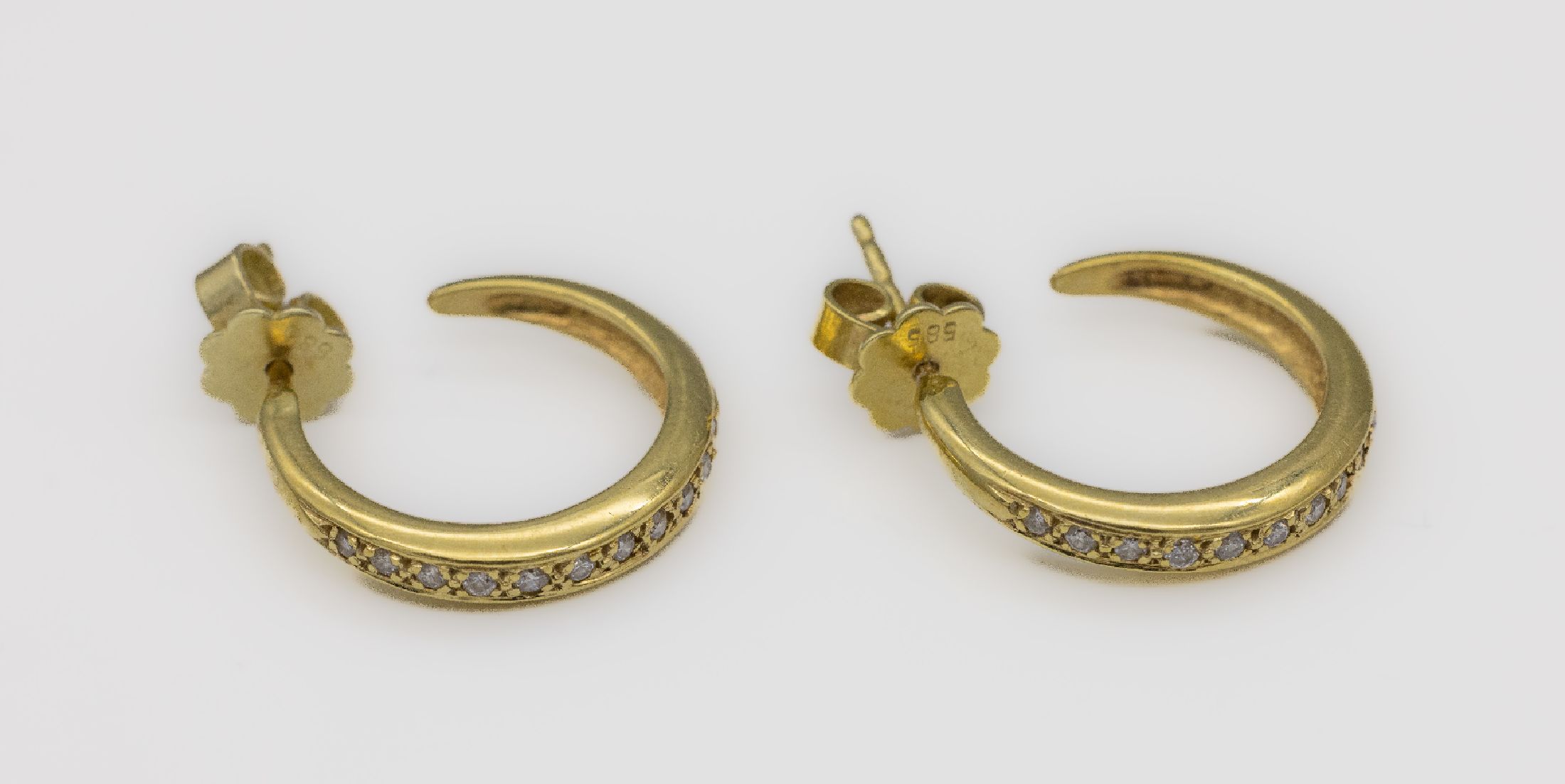 Detail a: Paar 14 kt Gold Brillant-Ohrcreolen, GG 585/000, 22 Brillanten zus. ca. 0.30 ct Weiß/vs, total ca. 4.2 g