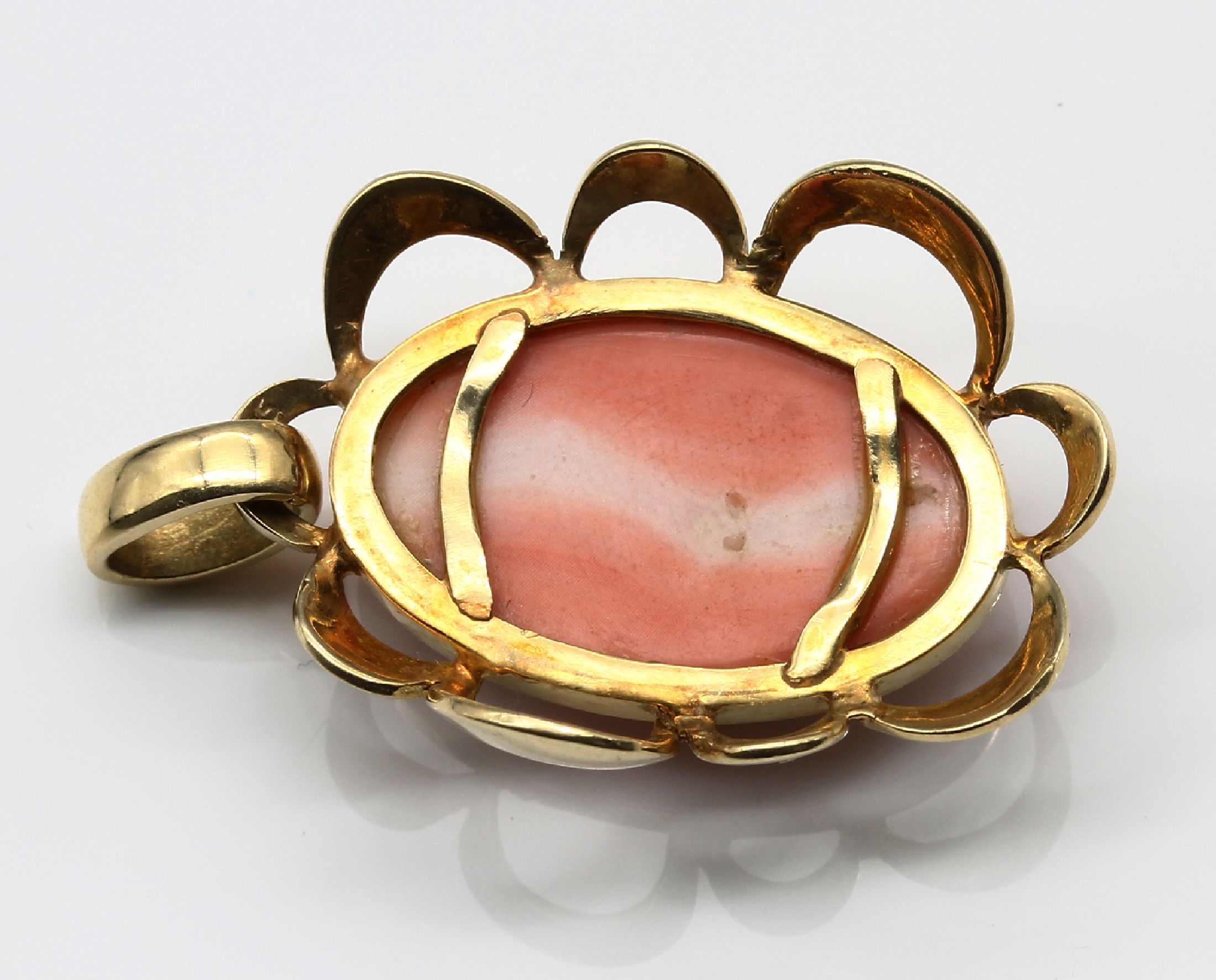 Detail b: 14 kt Gold Korallen-Anhänger, GG 585/000, großer Korallencabochon von guter Farbe, Gesamtl. ca. 3.5 cm, total ca. 7.3 g, Versand nur innerhalb der ...