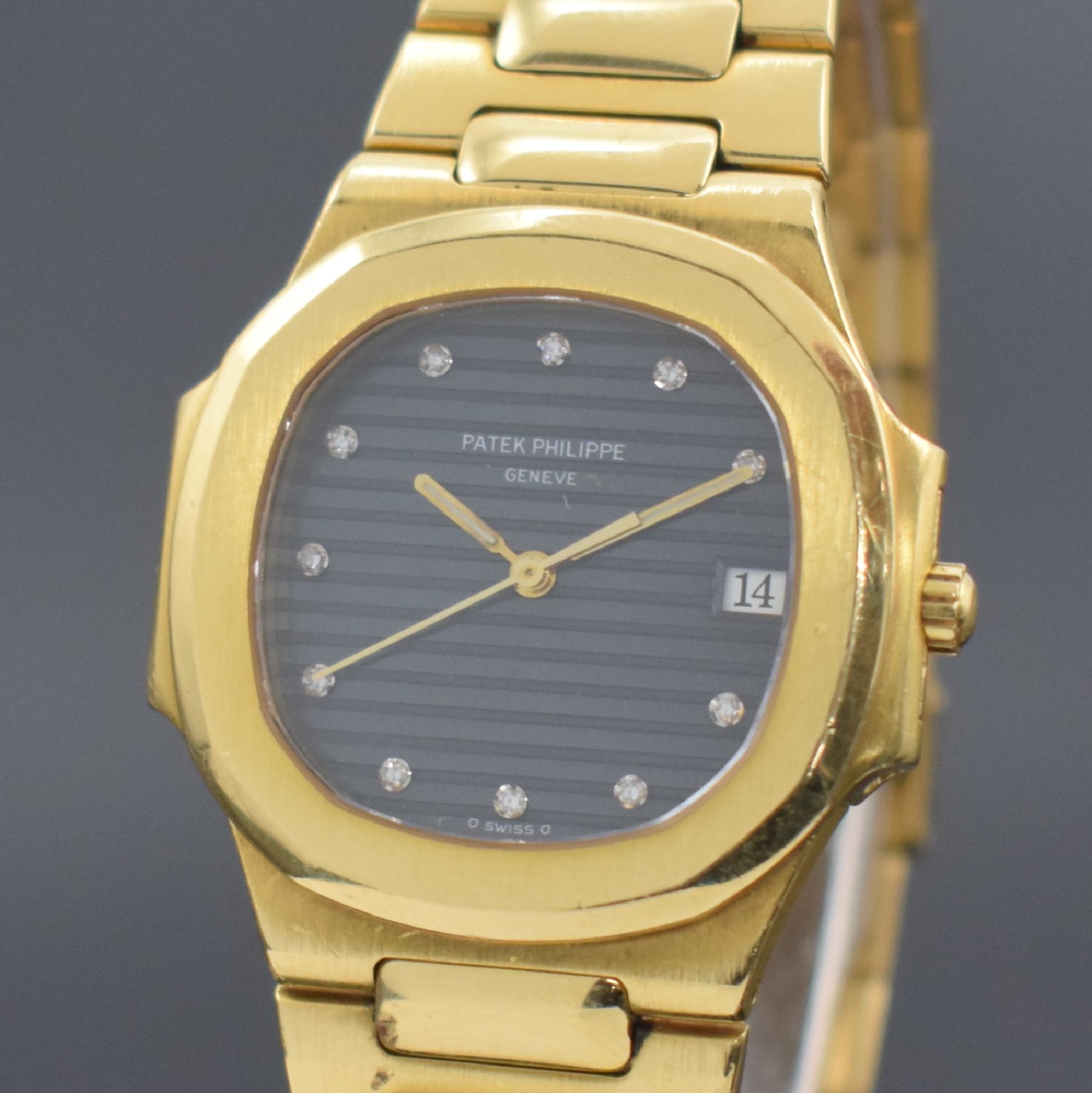 Detail a: PATEK PHILIPPE Nautilus feine und seltene Mediumarmbanduhr in GG 750/000 Ref. 3900/1, Design von Gerald Genta, quarz, 2-tlg. Gehäuse seitlich über ...