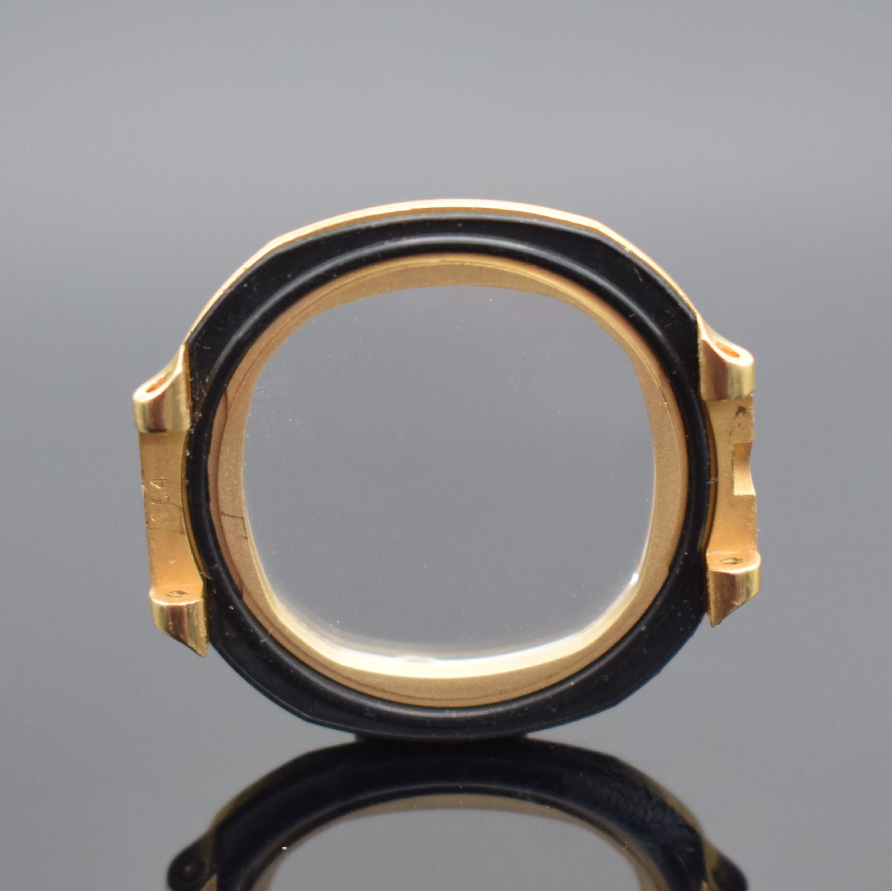 Detail k: PATEK PHILIPPE Nautilus feine und seltene Mediumarmbanduhr in GG 750/000 Ref. 3900/1, Design von Gerald Genta, quarz, 2-tlg. Gehäuse seitlich über ...