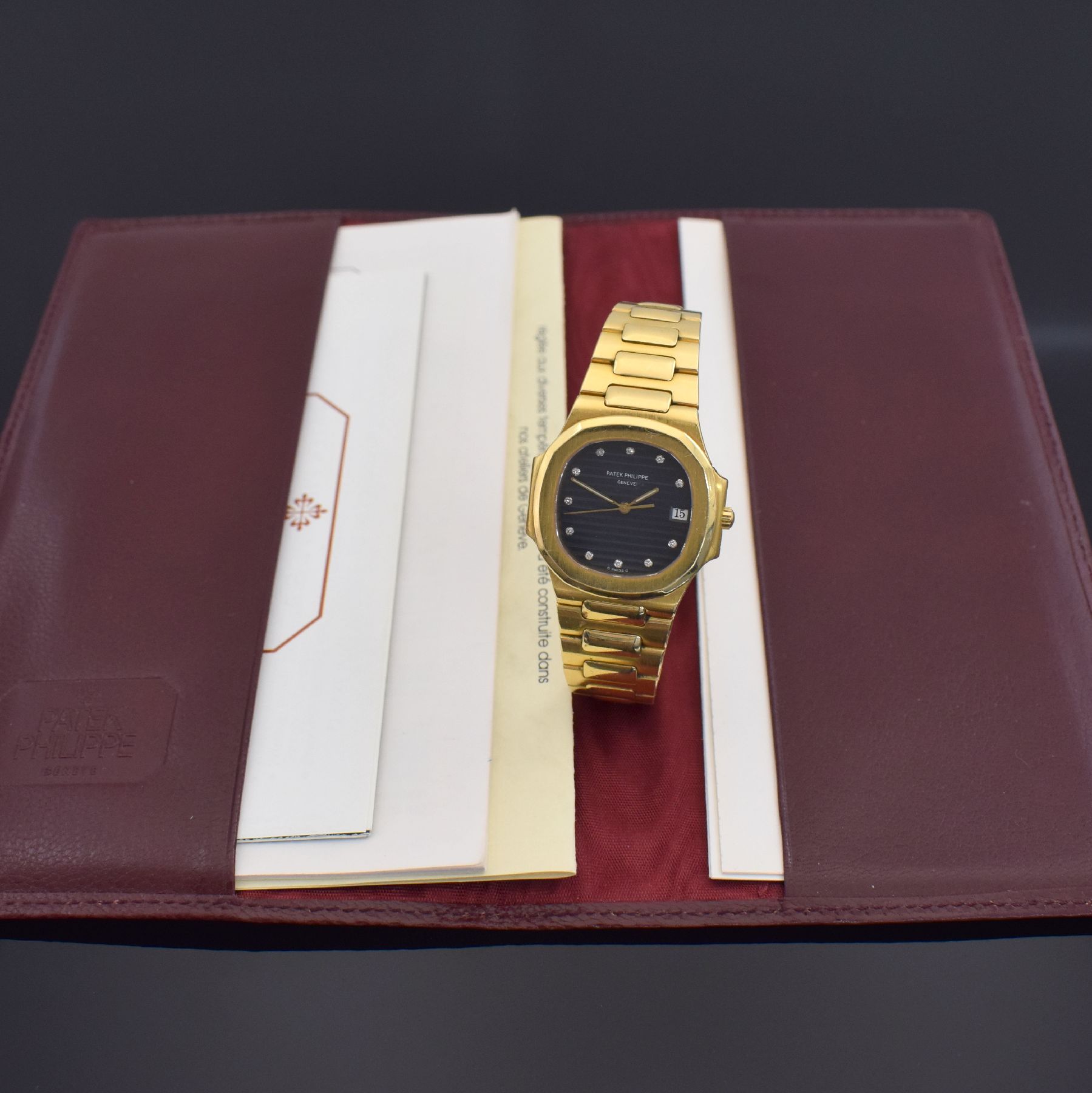 Detail l: PATEK PHILIPPE Nautilus feine und seltene Mediumarmbanduhr in GG 750/000 Ref. 3900/1, Design von Gerald Genta, quarz, 2-tlg. Gehäuse seitlich über ...