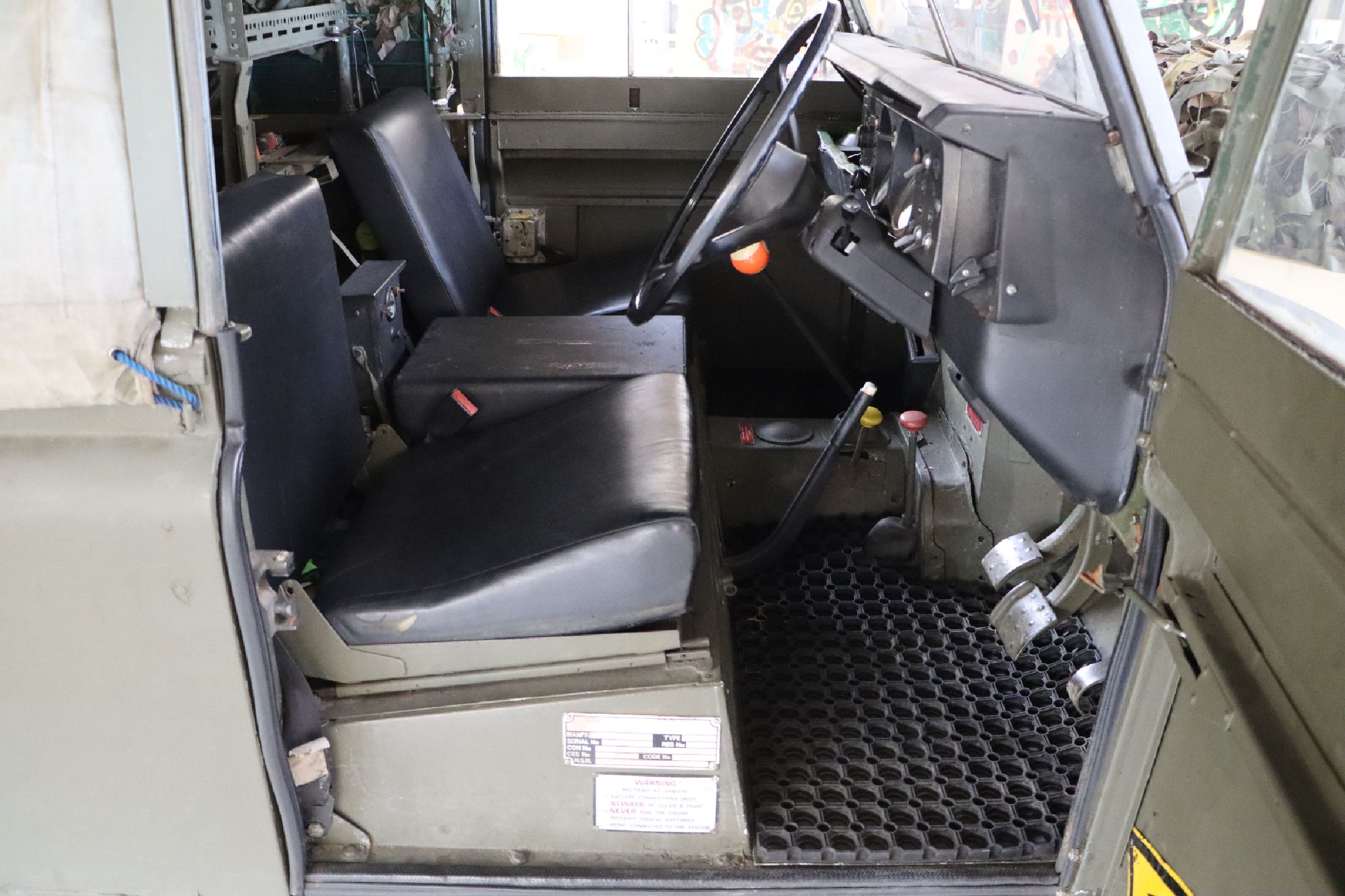 Detail f: Land Rover Serie III 109, Fahrgestellnummer: SALLBCAH1AA198079, EZ 07/1983, Fahrzeughalter unbekannt, Laufleistung ca. 65.816 miles abgelesen, ...