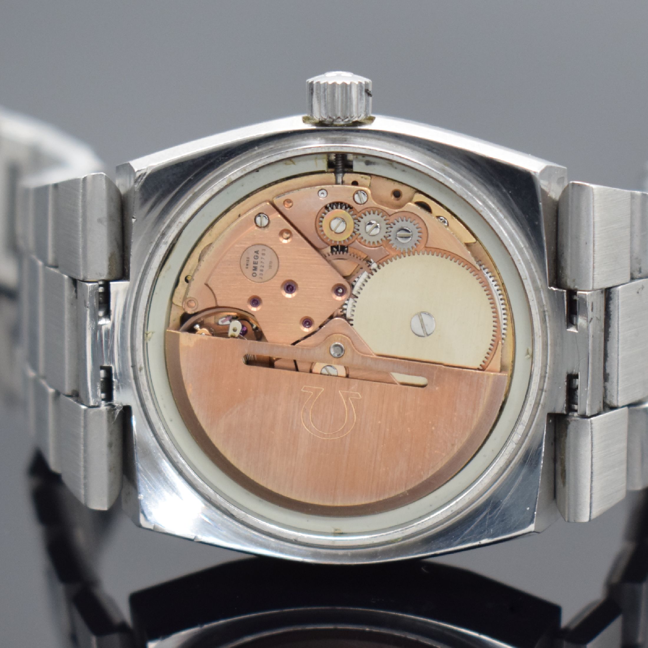 Detail f: OMEGA Seamaster Cosmic Herrenarmbanduhr in Stahl, Schweiz um 1971, Automatik, Ref. 366 0838, verschr. Boden m. Seamaster-Logo, orig. Gliederband, ...