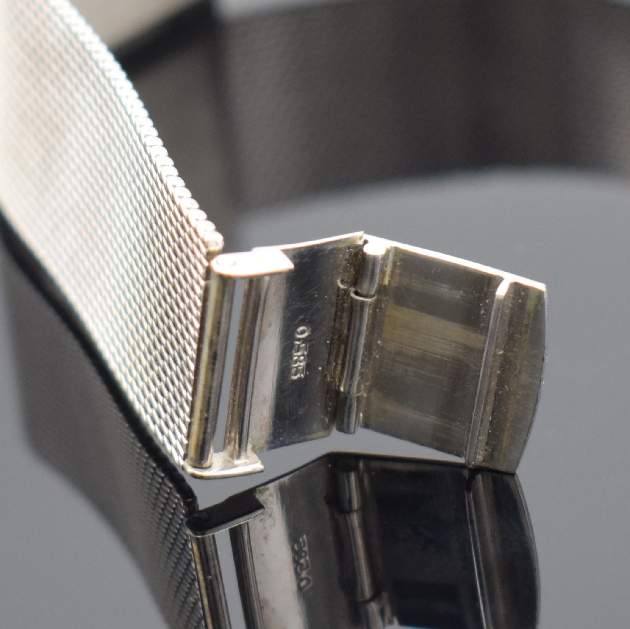 Detail c: BERGANA Armbanduhr in WG 585/000, Schweiz um 1970, Handaufzug, WG 585/000 Milanaiseband, Boden aufgedr., silb. Zifferbl. m. silb. Std.-Ind. & ...
