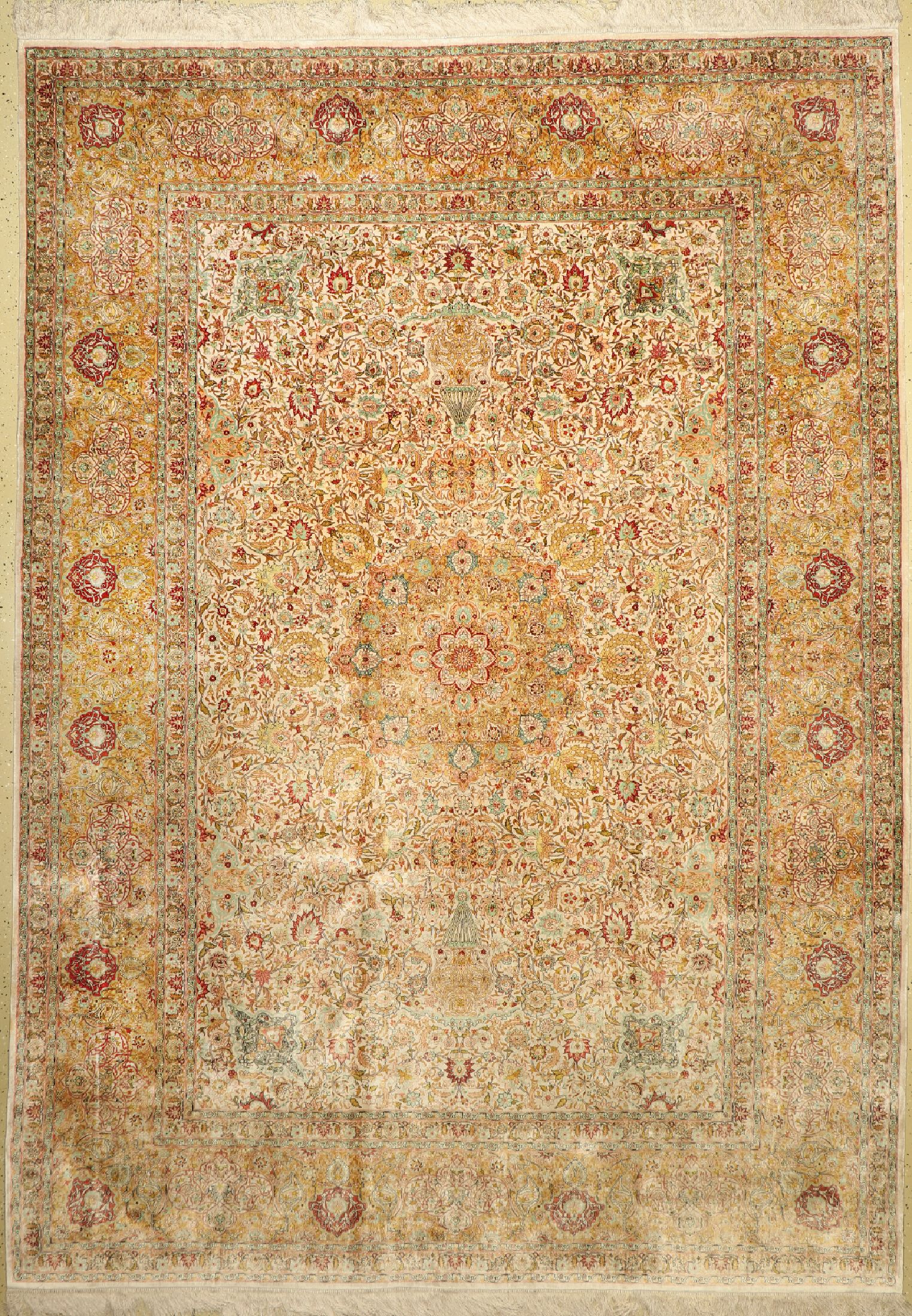 Hereke Seide fein, China, ca. 50 Jahre, reine Naturseide, ca. 346 x 247 cm, ca. 1,0 Mio. Kn/qm, EHZ: 2, (Fleckig)