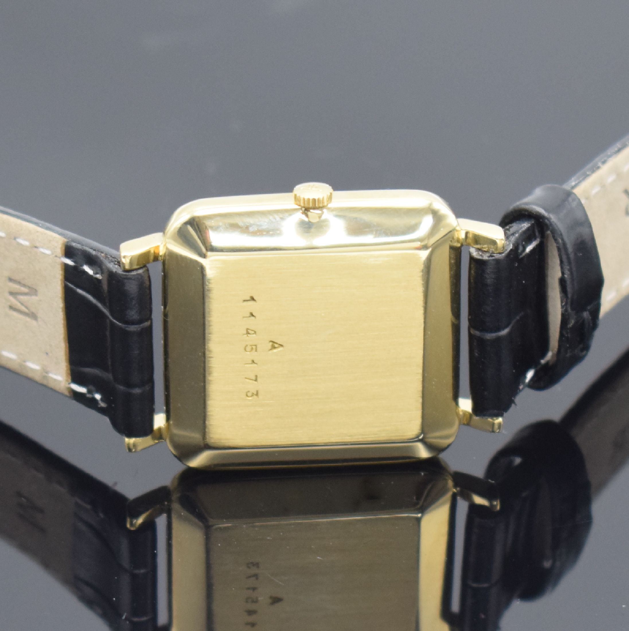 Detail d: Jaeger-LeCoultre quadratische Armbanduhr in GG 750/000, Schweiz um 1965, Handaufzug, gedr. Geh., silb. Zifferbl. m. röm. Zahlen dell., orig. Zeiger, ...