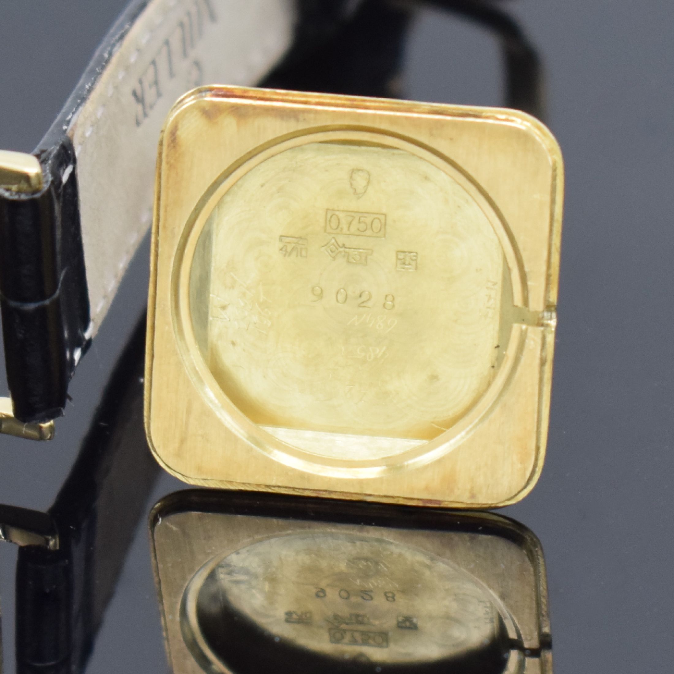 Detail h: Jaeger-LeCoultre quadratische Armbanduhr in GG 750/000, Schweiz um 1965, Handaufzug, gedr. Geh., silb. Zifferbl. m. röm. Zahlen dell., orig. Zeiger, ...