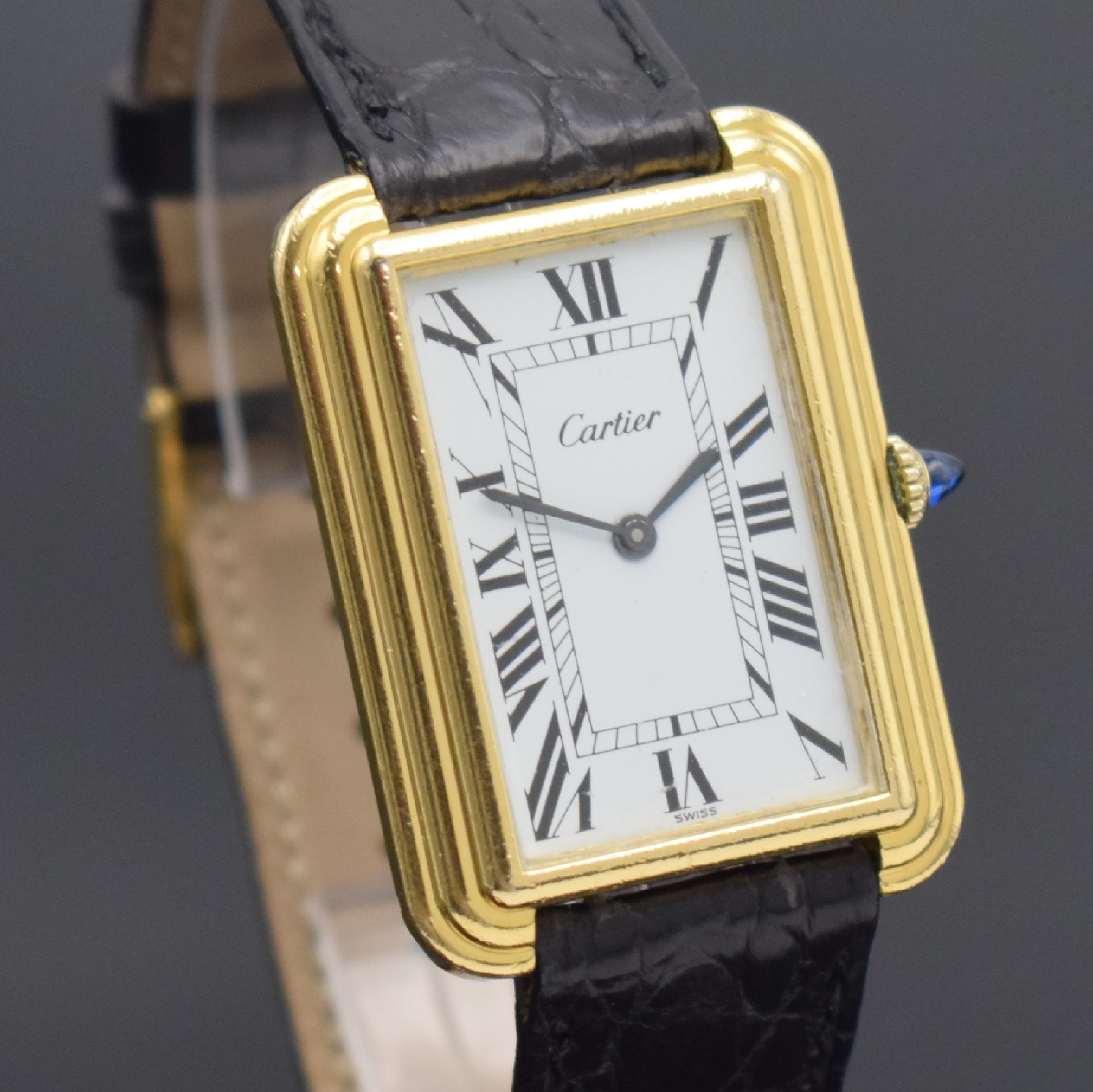 Detail c: CARTIER Square seltene große Armbanduhr, Schweiz um 1975, Handaufzug, verg., rechteck. Geh., Boden 4-fach verschr., getreppte Lünette, Mineralglas ...