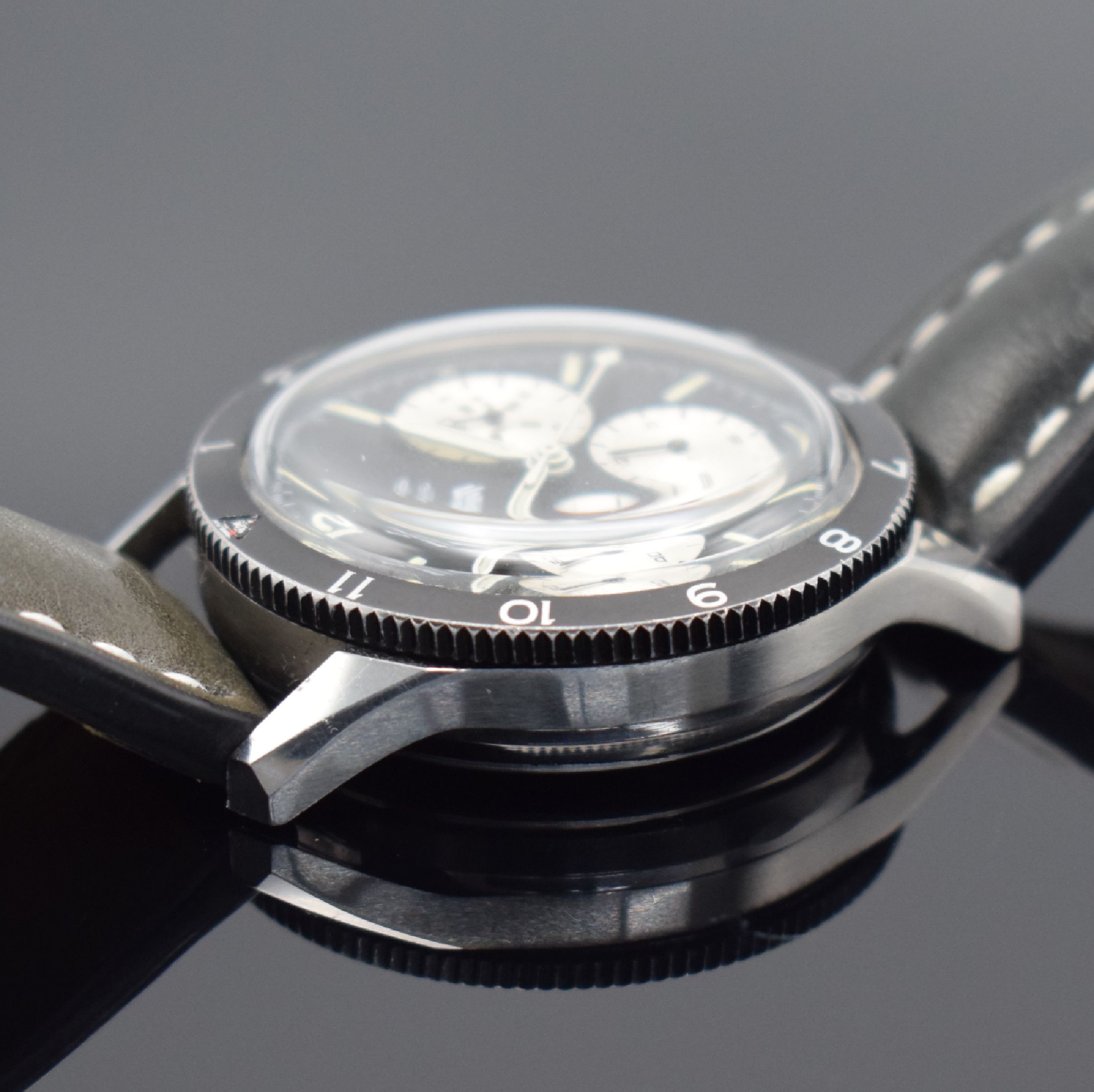 Detail e: BREITLING / LIP seltener Schaltradchronograph Co-Pilot Referenz 765 CP, Schweiz um 1966, Handaufzug, Edelstahlgeh., Boden verschr., modernes ...