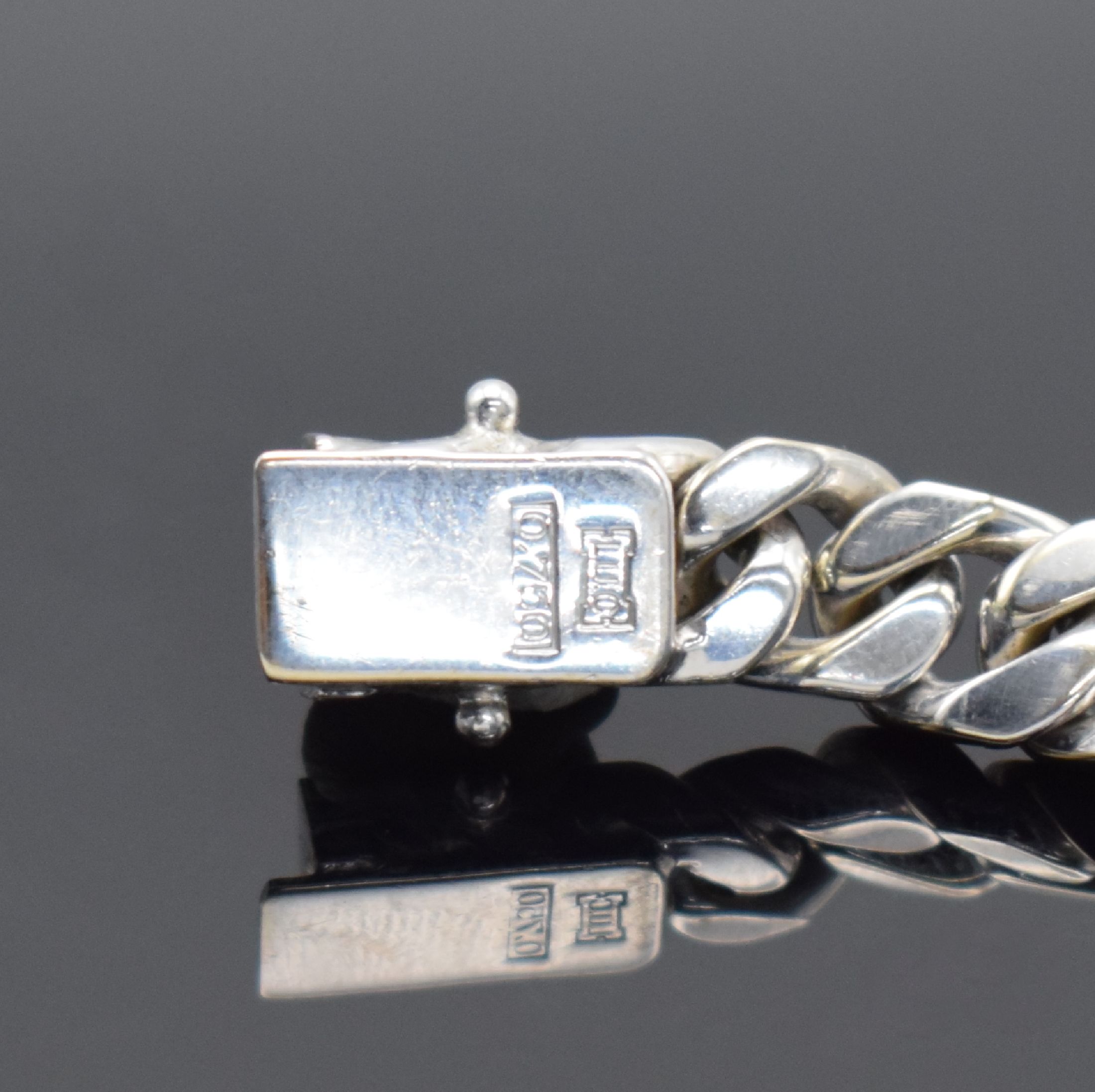 Detail c: CHOPARD Damenarmbanduhr in WG 750/000, Schweiz um 1975, Handaufzug, Ref. 5026, ovales Geh. an WG 750/000 Ketten-Gliederband, Boden aufgedr., weißes ...