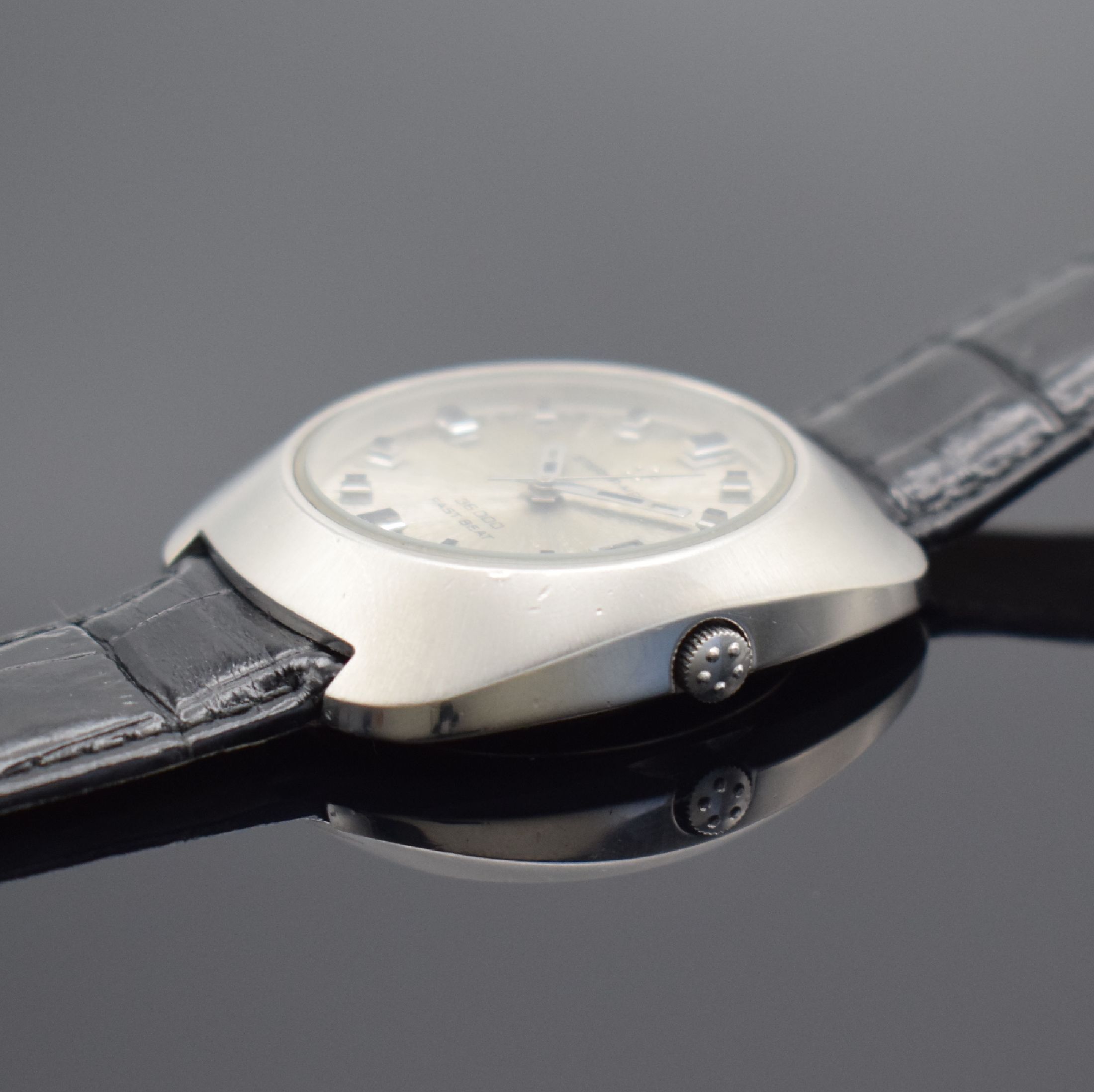 Detail b: ETERNA-MATIC 36000 Fast Beat Herrenarmbanduhr in Stahl, Schweiz um 1975, Automatik, matt. Edelstahlgeh., Boden verschr., silb. Zifferbl. m. ...