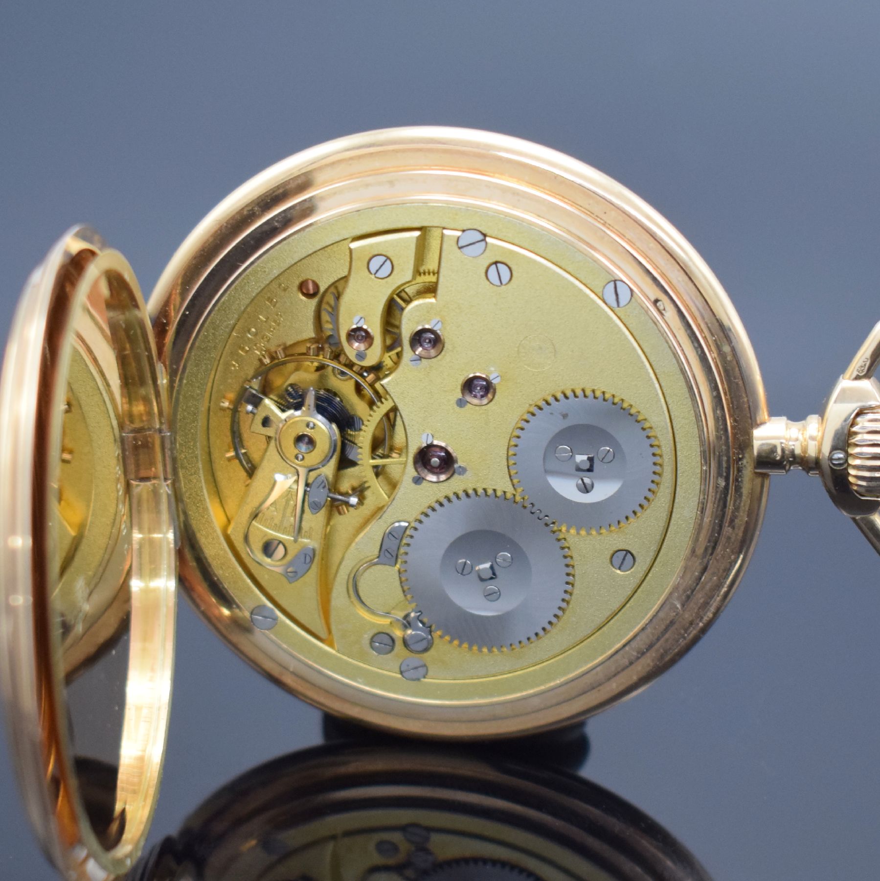 Detail g: IWC große & schöne Herrensavonette in RG 585/000, Schweiz um 1910, streifenguill. 3 -Deckel Goldgeh. l. dell., 2-tlg. Emailzifferbl., gold. orig. ...
