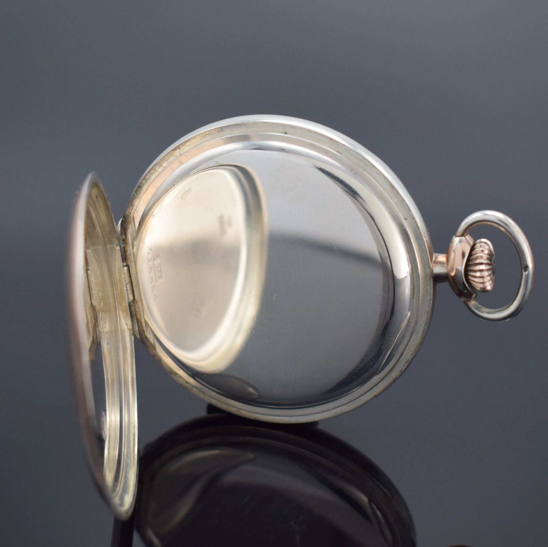 Detail c: IWC Kaliber 67 offene Taschenuhr in Silber, Schweiz um 1936, guill. Geh. m. verg. Rändern berieb., signierte Emailzifferbl. m. Breguet- Zahlen & ...