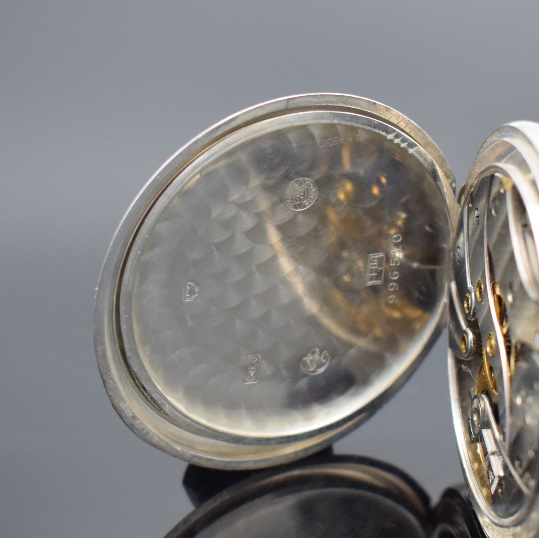 Detail d: IWC Kaliber 67 offene Taschenuhr in Silber, Schweiz um 1936, guill. Geh. m. verg. Rändern berieb., signierte Emailzifferbl. m. Breguet- Zahlen & ...