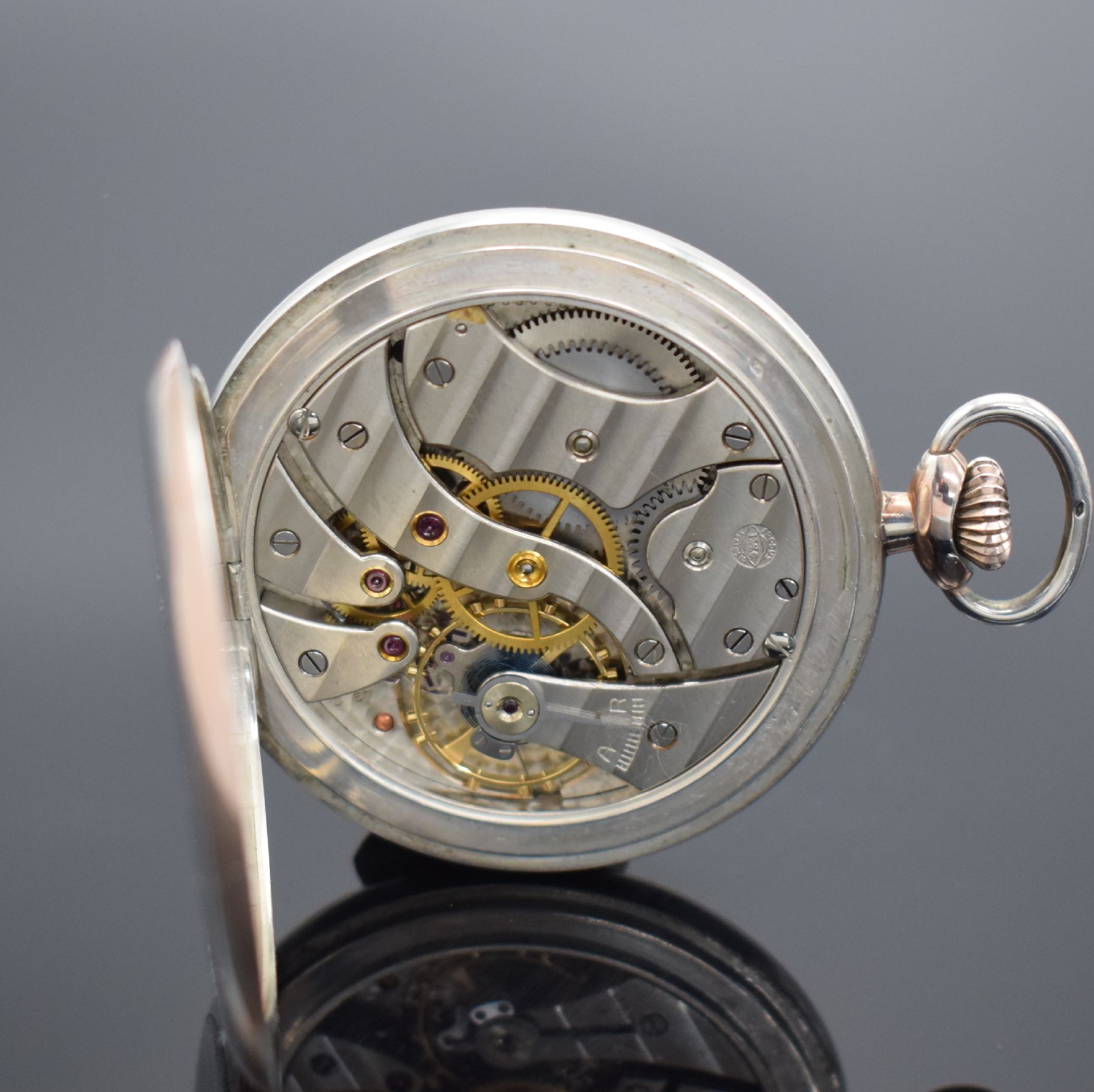 Detail e: IWC Kaliber 67 offene Taschenuhr in Silber, Schweiz um 1936, guill. Geh. m. verg. Rändern berieb., signierte Emailzifferbl. m. Breguet- Zahlen & ...