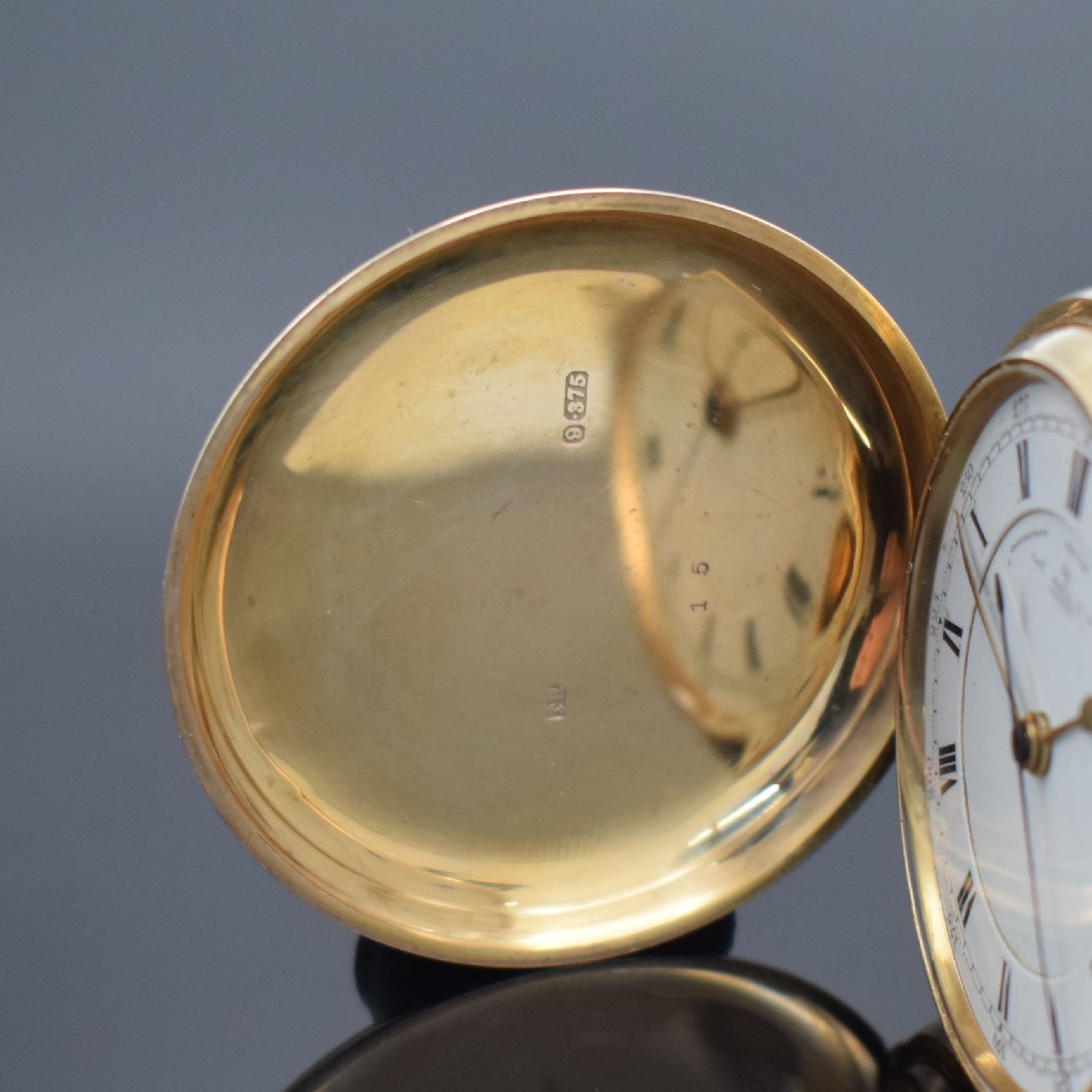 Detail a: Th. RUSSEL Chronograph Centre Seconds große Herrensavonette in RG 375/000, England/ Schweiz lt. Hallmark Chester 1913, glattes 3- Deckel Goldgeh. ...