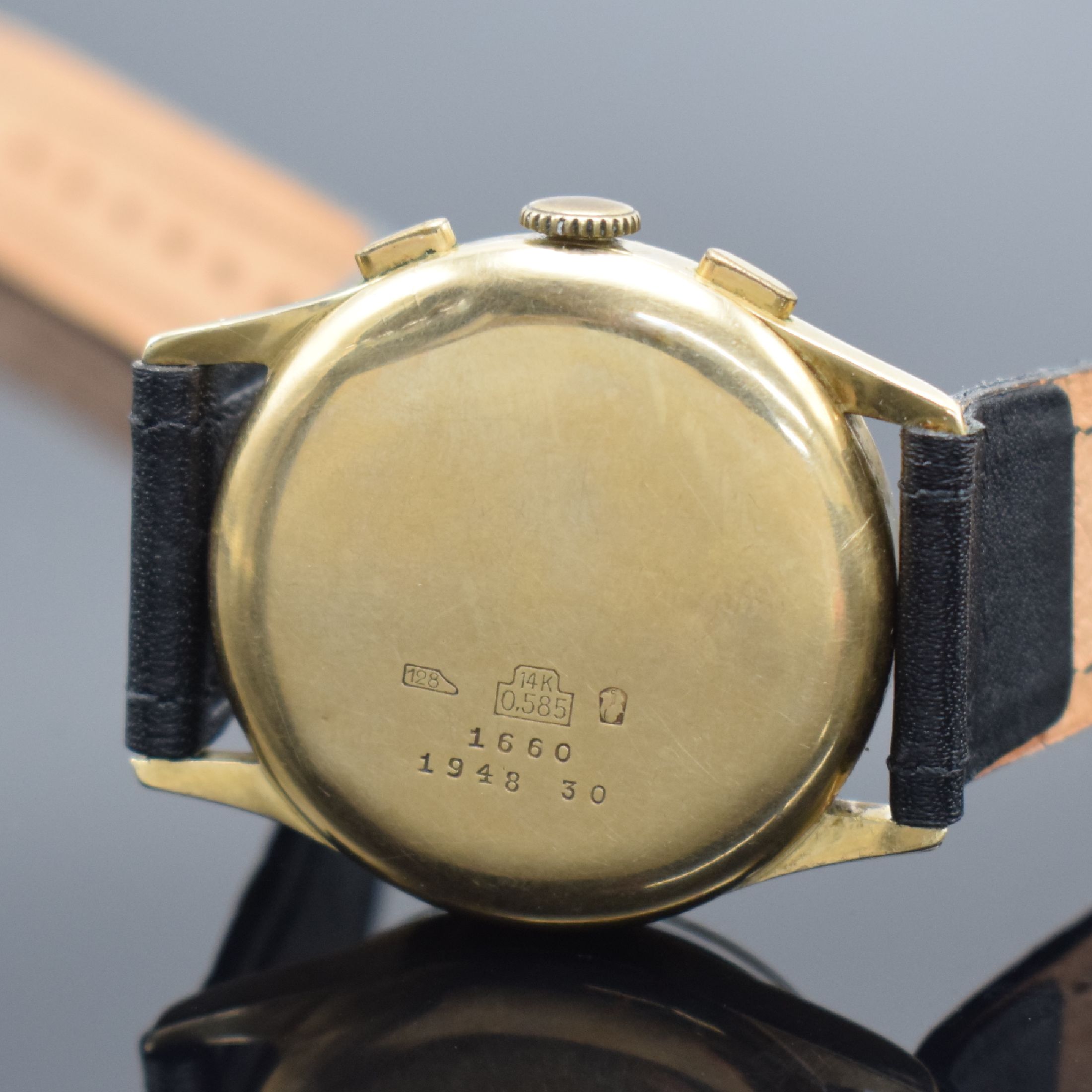 Detail d: ORATOR Herrenarmbanduhr mit Chronograph in GG 585/000, Schweiz um 1950, Handaufzug, Ref. 1660, massives Geh. & gedr. Boden dell., silb. Zifferbl. ...