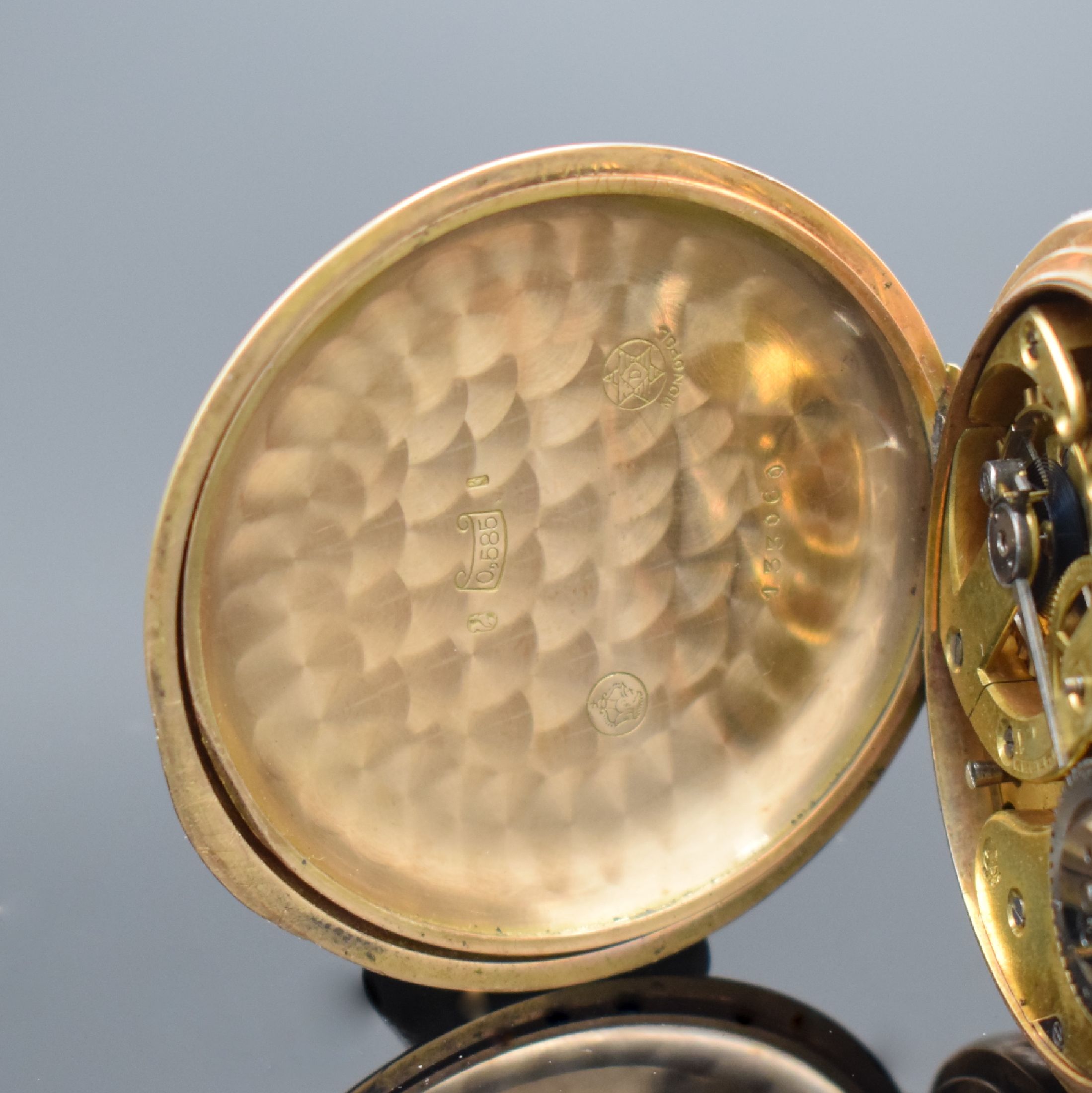 Detail f: MONOPOL / DÜRRSTEIN Halbsavonette in RoséG 585/000, Schweiz um 1900, grav. 3-Deckel Goldgeh. dell., Rückdeckel m. Monogrammspiegel, Sprungdeckel ...