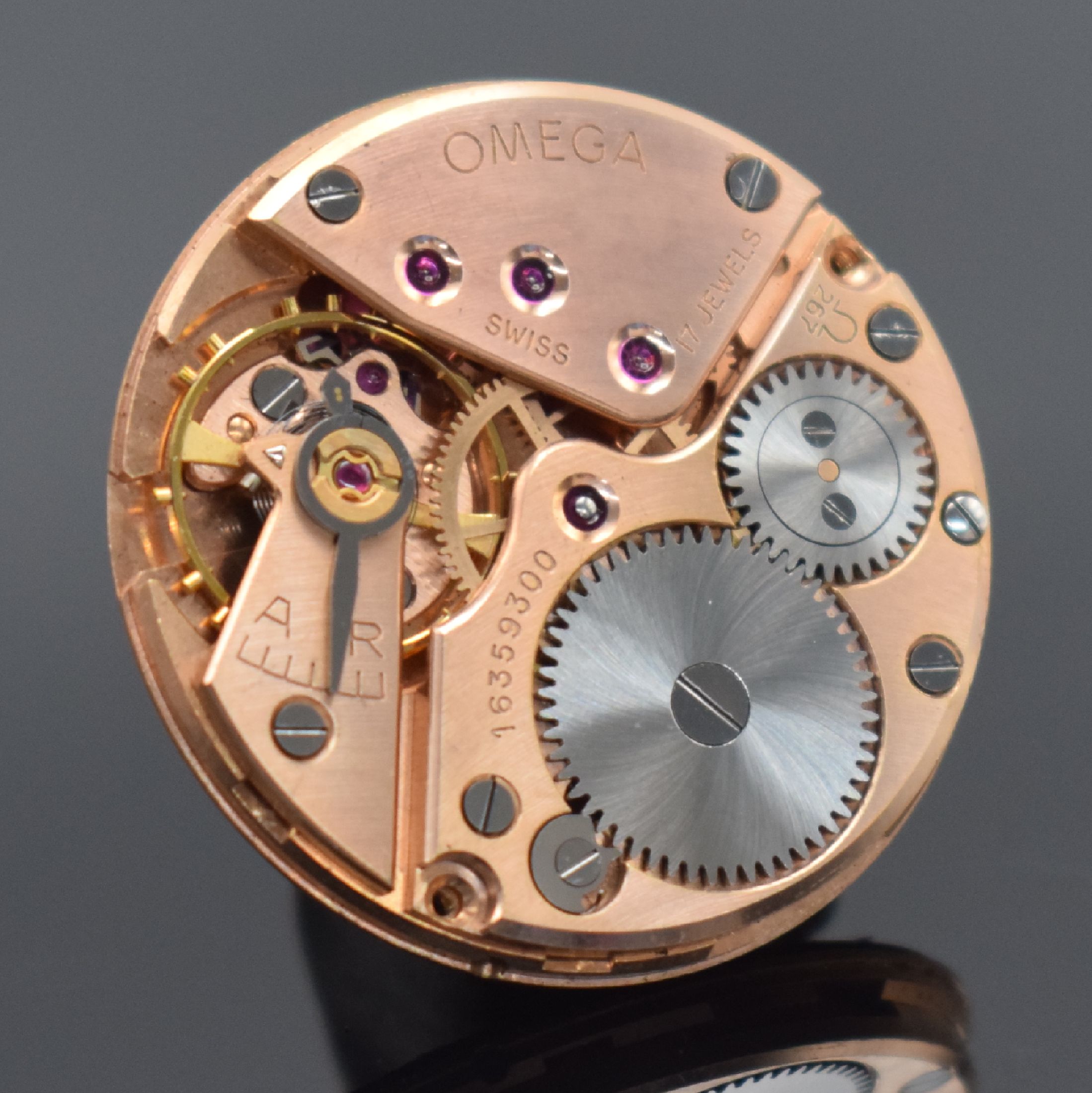 Detail m: OMEGA Ranchero Referenz 2990 seltene unpolierte Herrenarmbanduhr in Stahl, Schweiz um 1960, Handaufzug, 2 tlg. Geh., Boden aufgedr., orig. Krone & ...