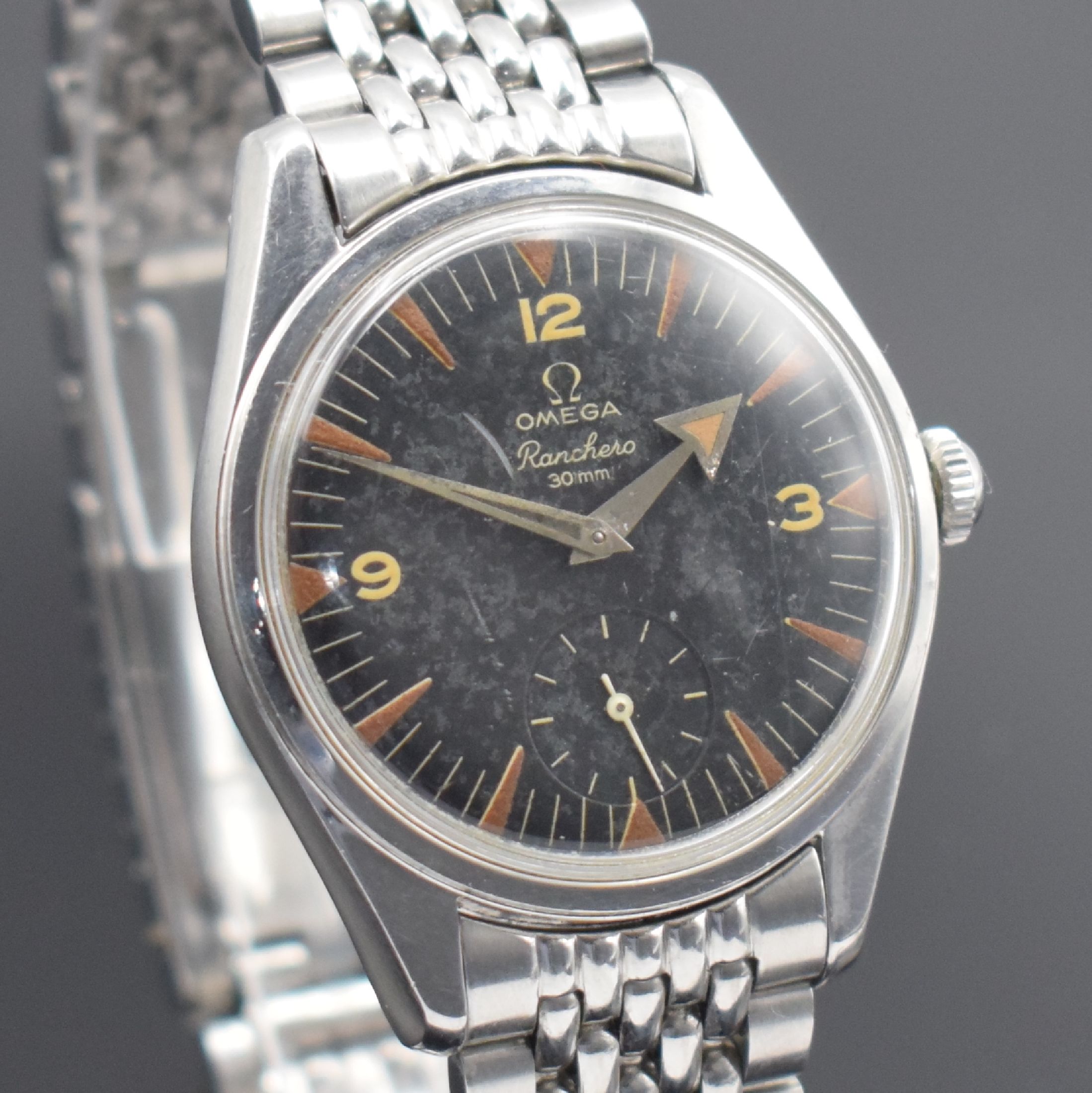 Detail w: OMEGA Ranchero Referenz 2990 seltene unpolierte Herrenarmbanduhr in Stahl, Schweiz um 1960, Handaufzug, 2 tlg. Geh., Boden aufgedr., orig. Krone & ...