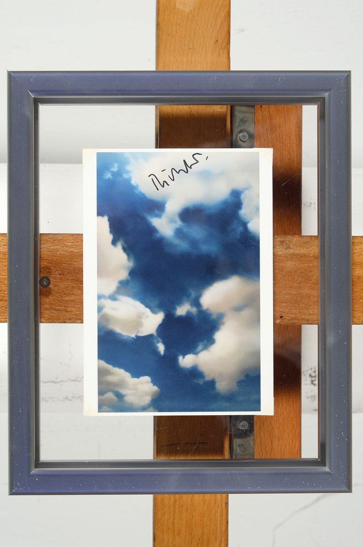 Detail k: Gerhard Richter, geb. 1932, "Wolken", Kunstpostkarte,handsign., unter Plexiglas gerahmt, 15x10,5 cm, gesamt 23x19 cm