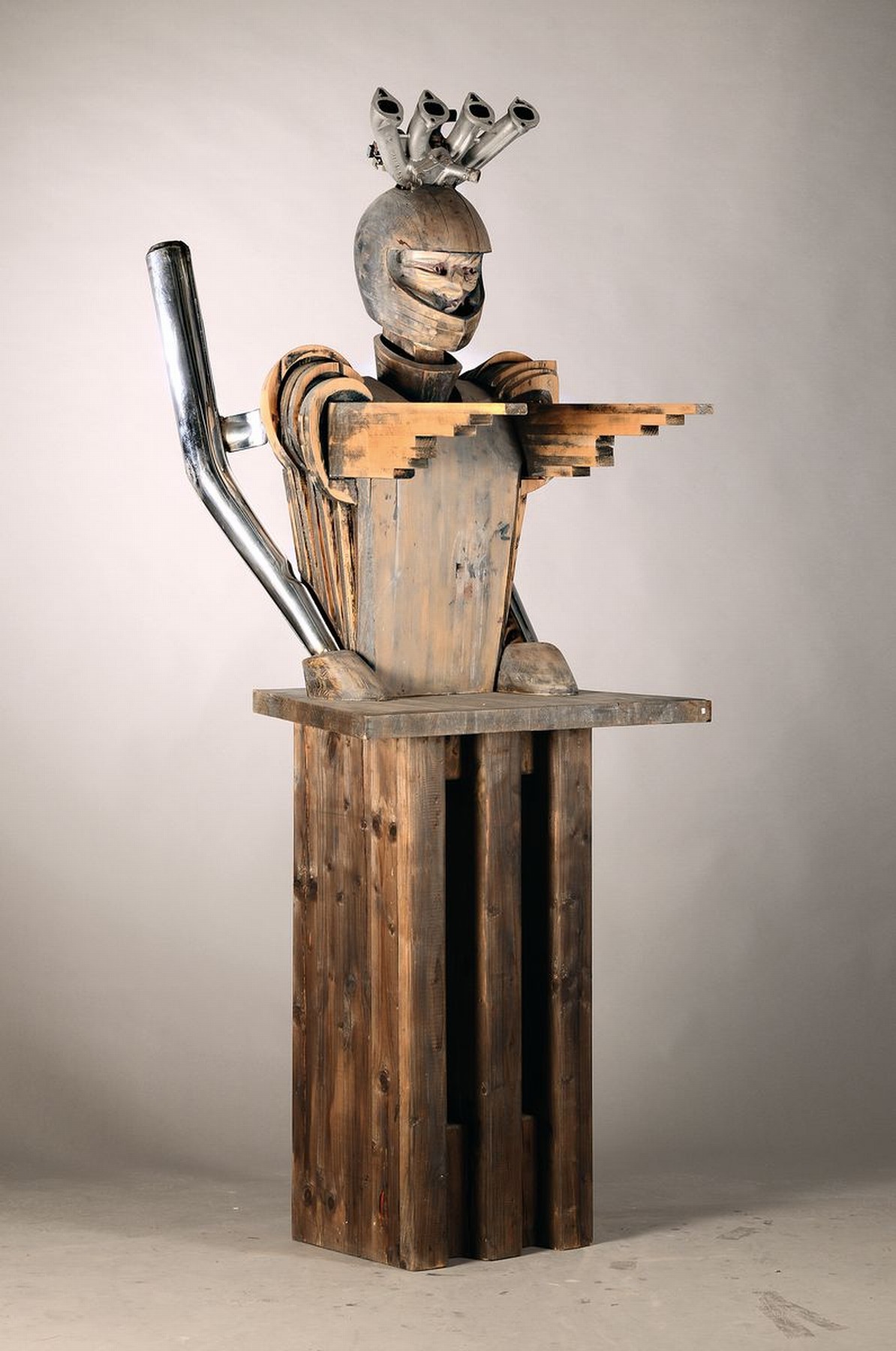 Baldur Greiner, geb. 1946, besuchte nach Bildhauerlehre und Meisterprüfung zunächst die Werkkunstschule Darmstadt und studierte dann an der ...