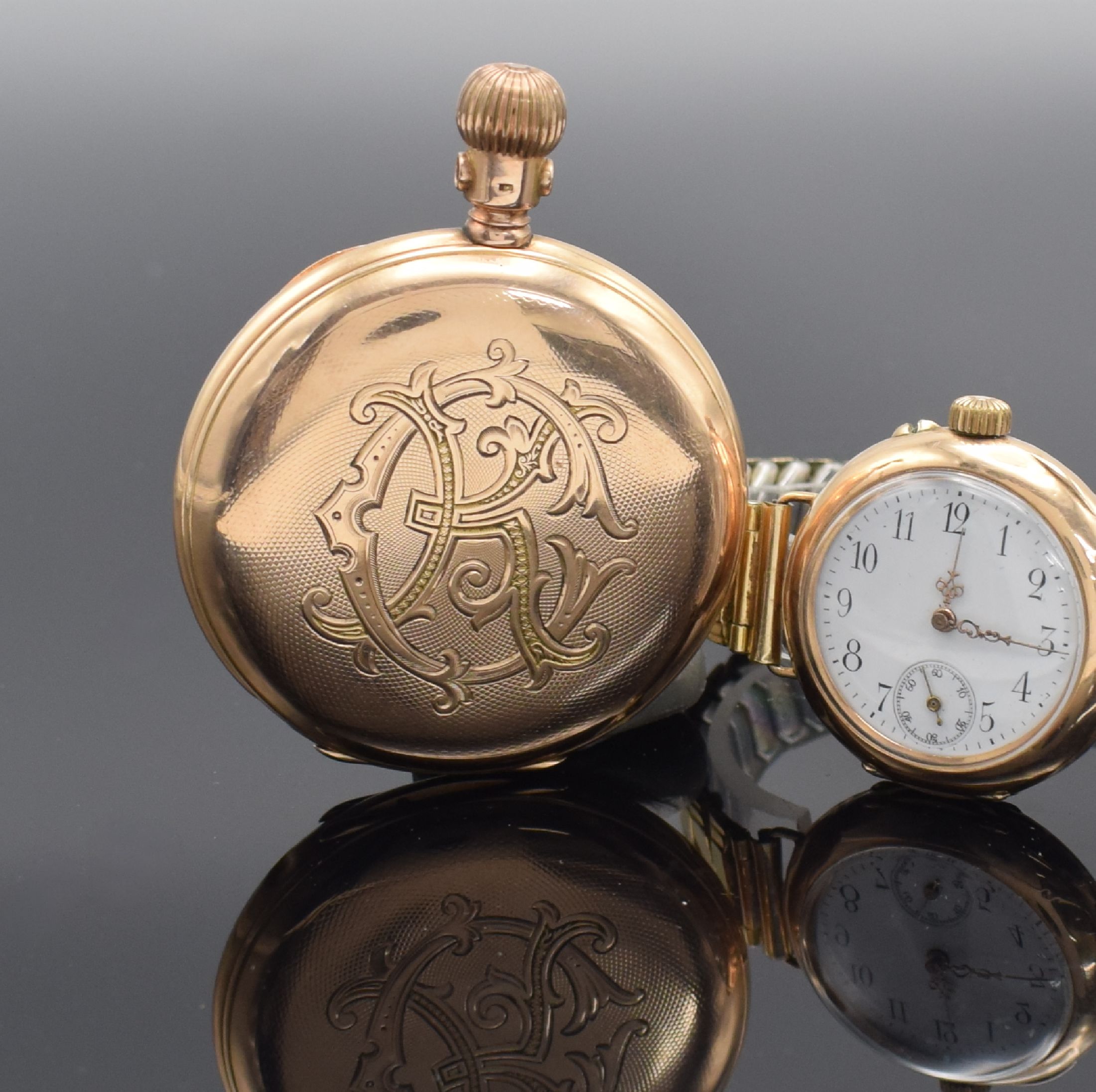 Detail c: Savonette Taschenuhr & umgebaute Taschenuhr in RG 585/000, Schweiz um 1890-1900, beide m. Monogramm (1x guill.) & Metallcuvette, Emailzifferbl. m. ...