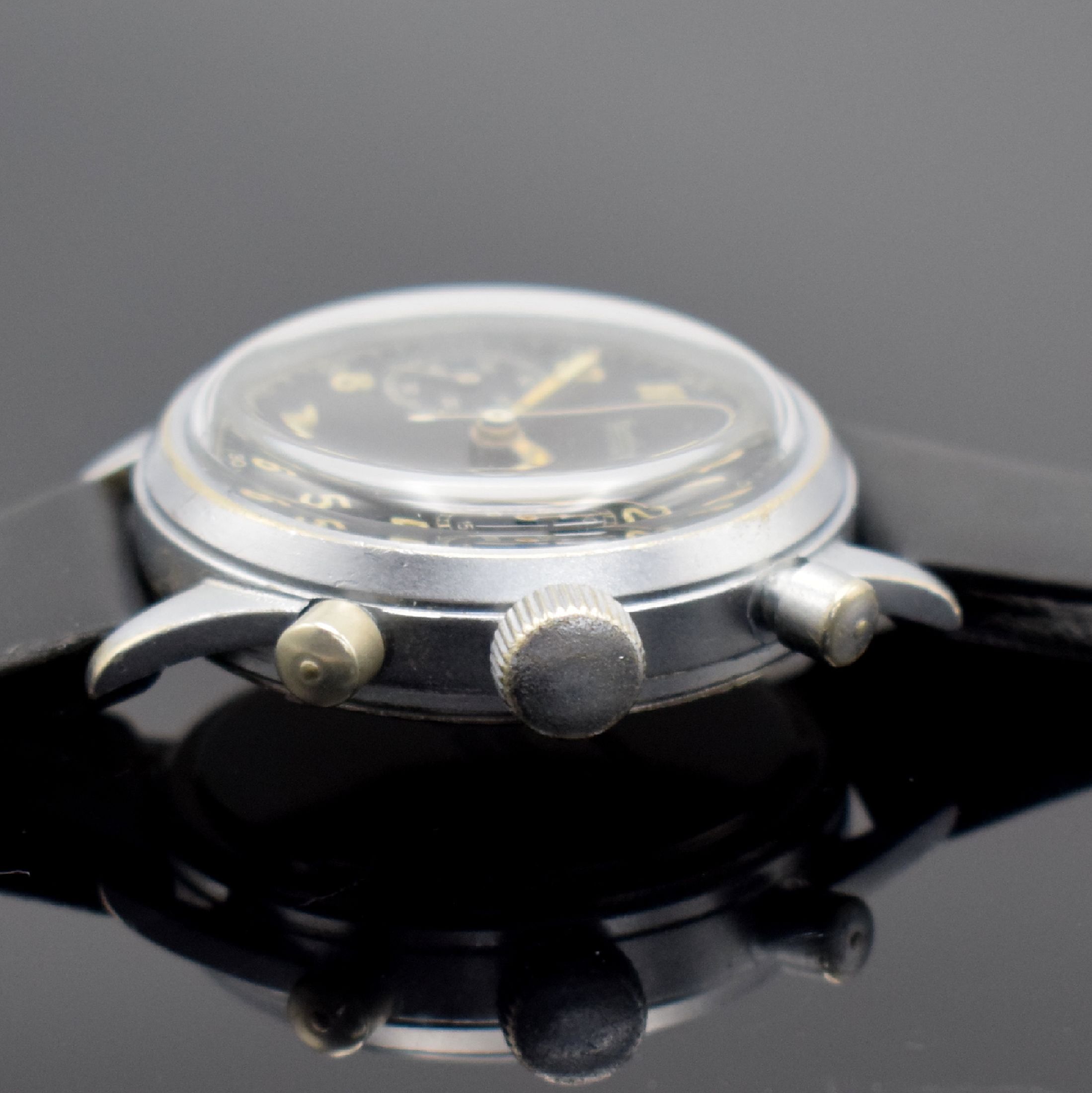 Detail b: HANHART WK 2 Flieger-Schaltradchronograph mit Flyback, Deutschland um 1944, Handaufzug, verchr. Nickelgeh. ohne Drehlünette, verschr. Stahlboden, ...