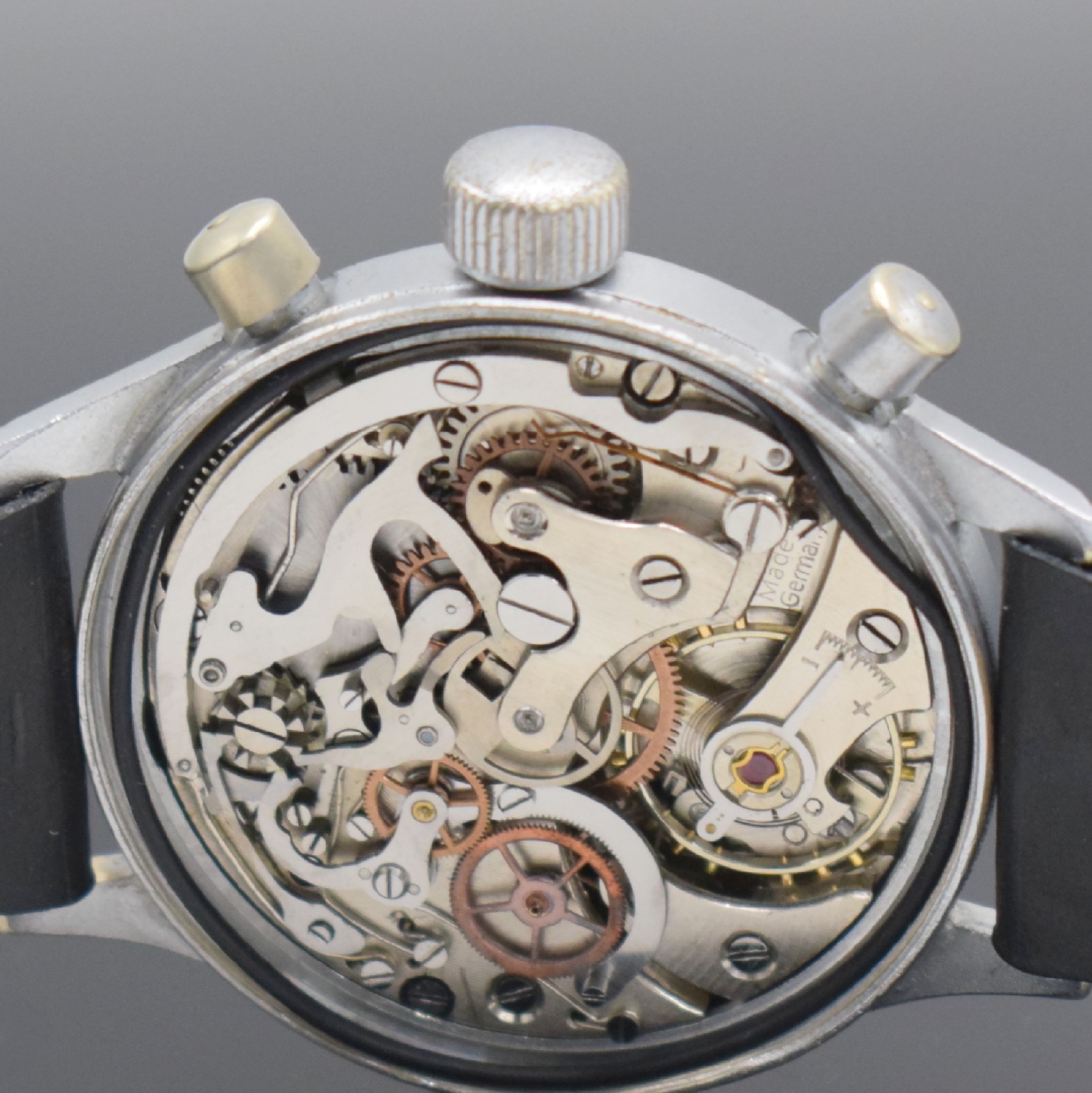 Detail e: HANHART WK 2 Flieger-Schaltradchronograph mit Flyback, Deutschland um 1944, Handaufzug, verchr. Nickelgeh. ohne Drehlünette, verschr. Stahlboden, ...