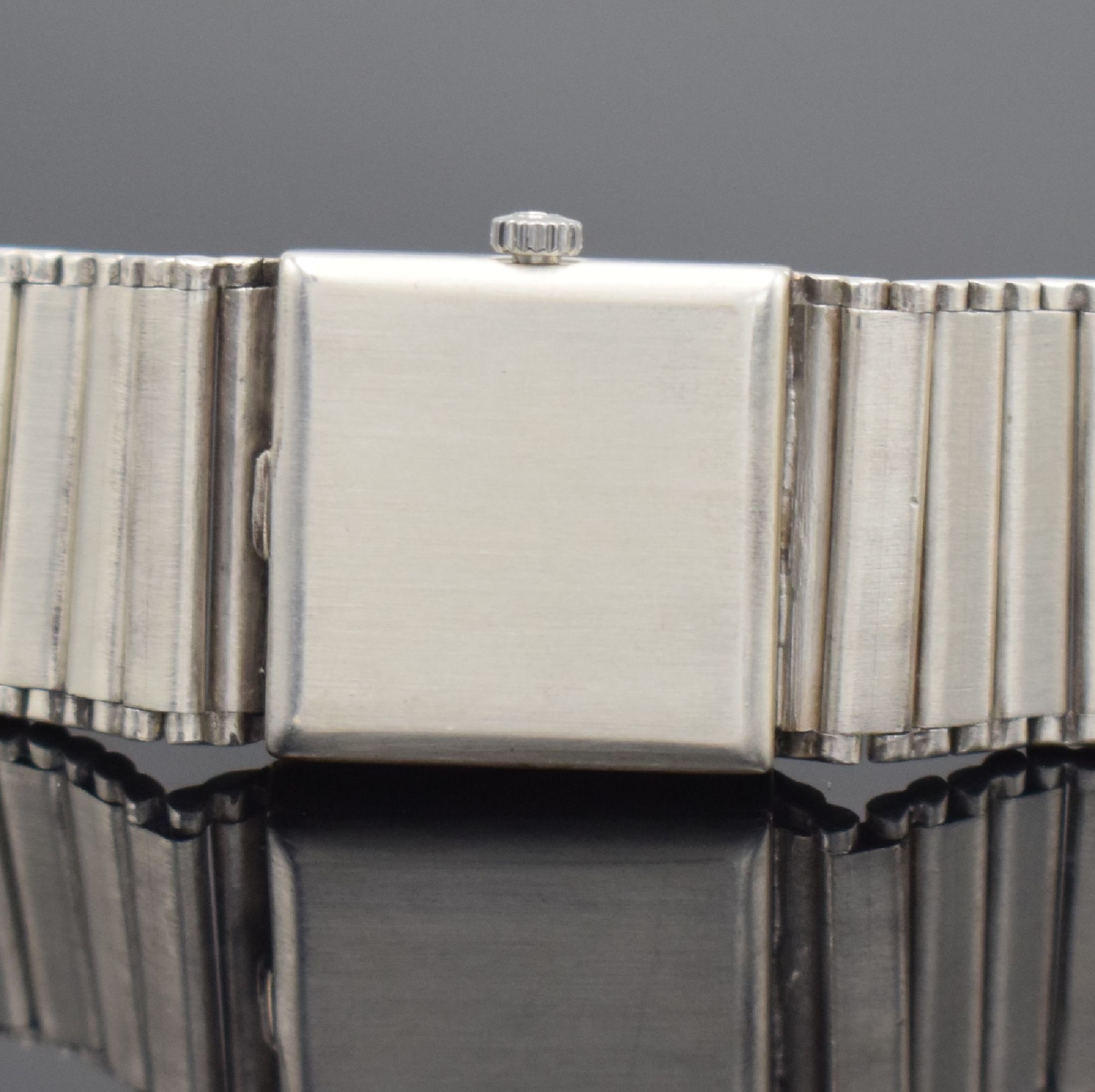 Detail f: OMEGA De Ville Armbanduhr in 925er Silber, Schweiz um 1975, Handaufzug, Geh. an orig. Silberband, Boden aufgedr., blaues 2-farbiges Zifferbl. riss., ...