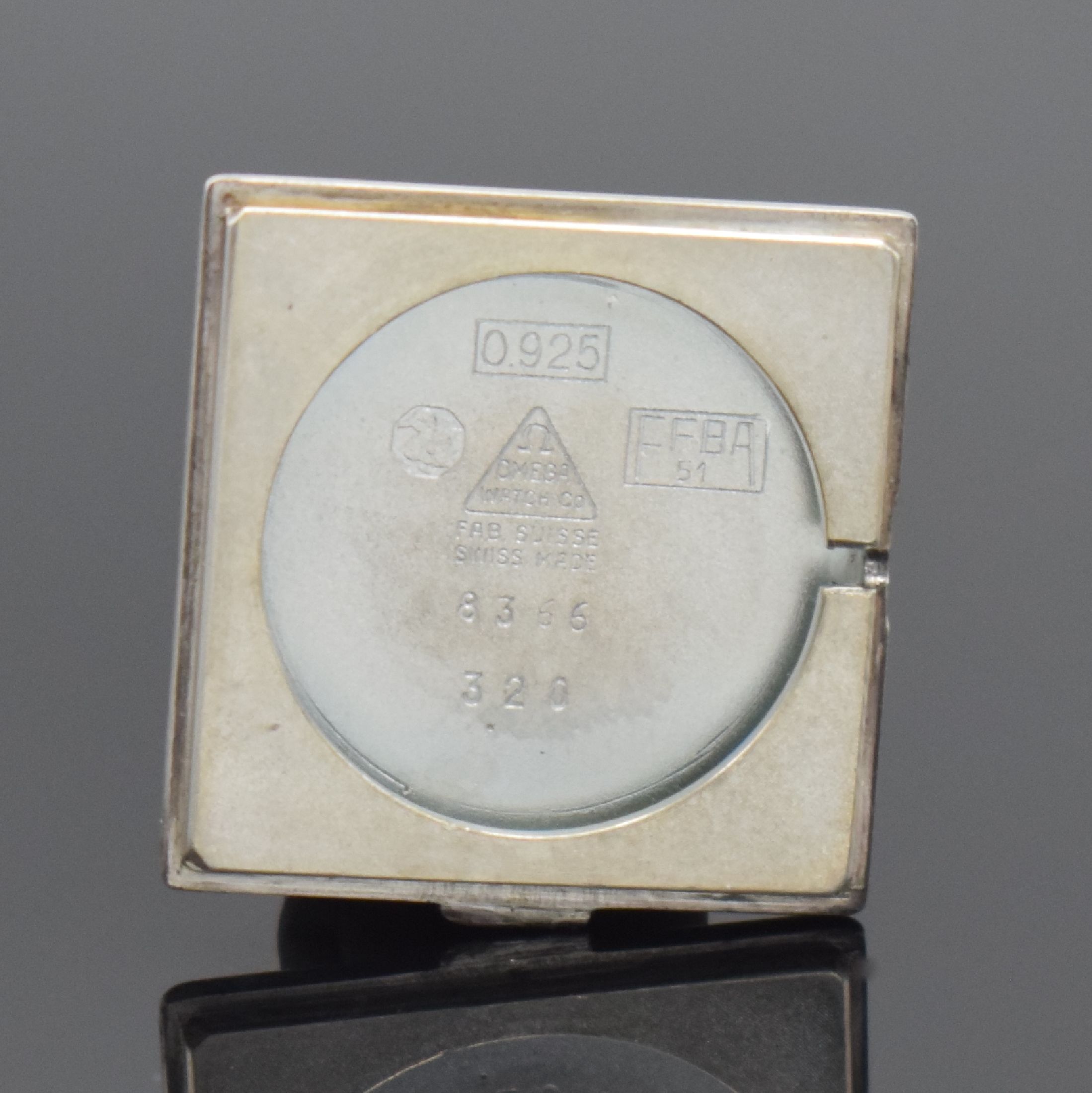 Detail i: OMEGA De Ville Armbanduhr in 925er Silber, Schweiz um 1975, Handaufzug, Geh. an orig. Silberband, Boden aufgedr., blaues 2-farbiges Zifferbl. riss., ...