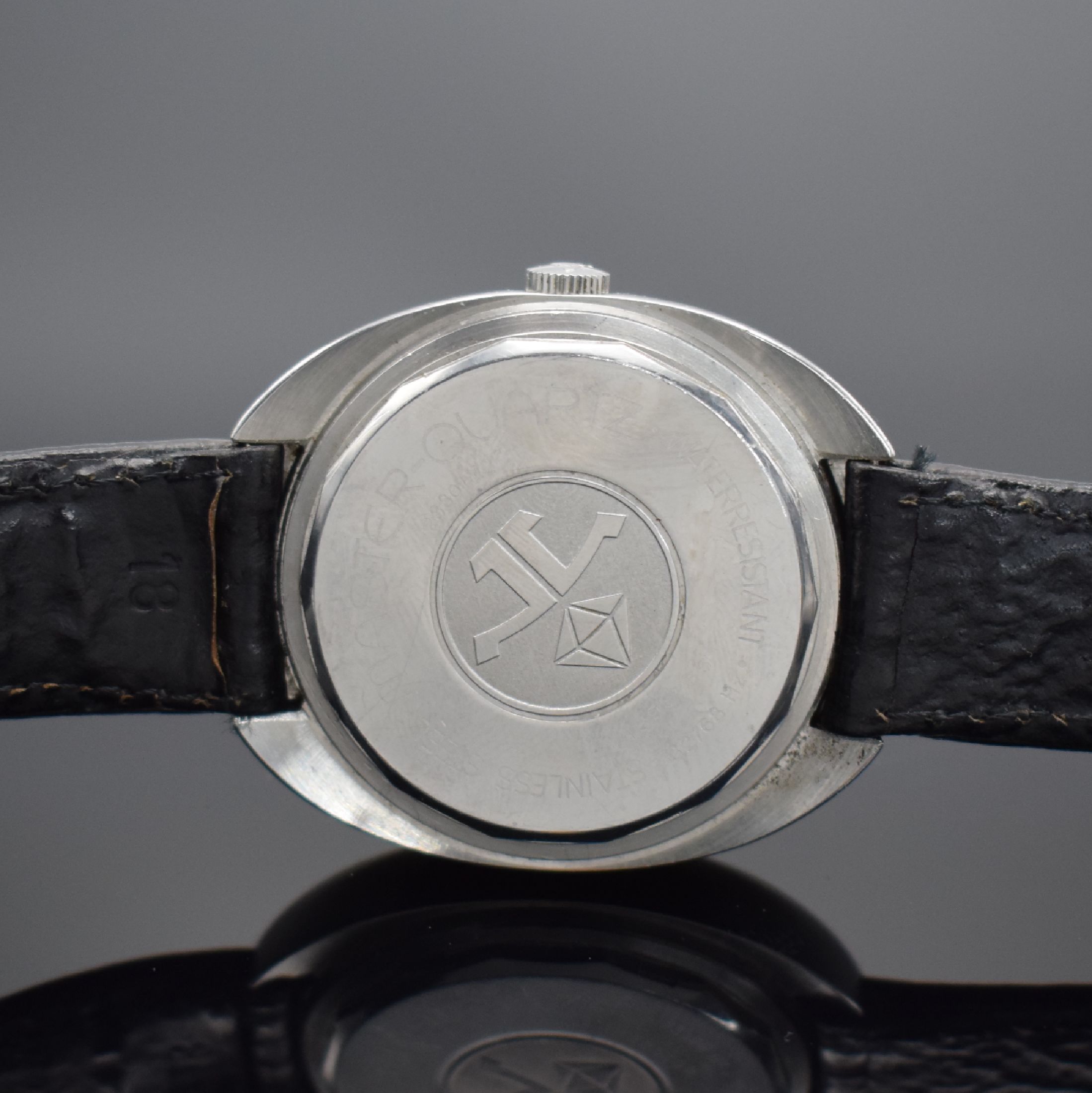 Detail c: Jaeger-LeCoultre Master Quartz Herrenarmbanduhr in Stahl, Schweiz 1970er Jahre, quarz, Ref. 23301-42, Boden verschr., blaues Zifferbl. m. silb. ...
