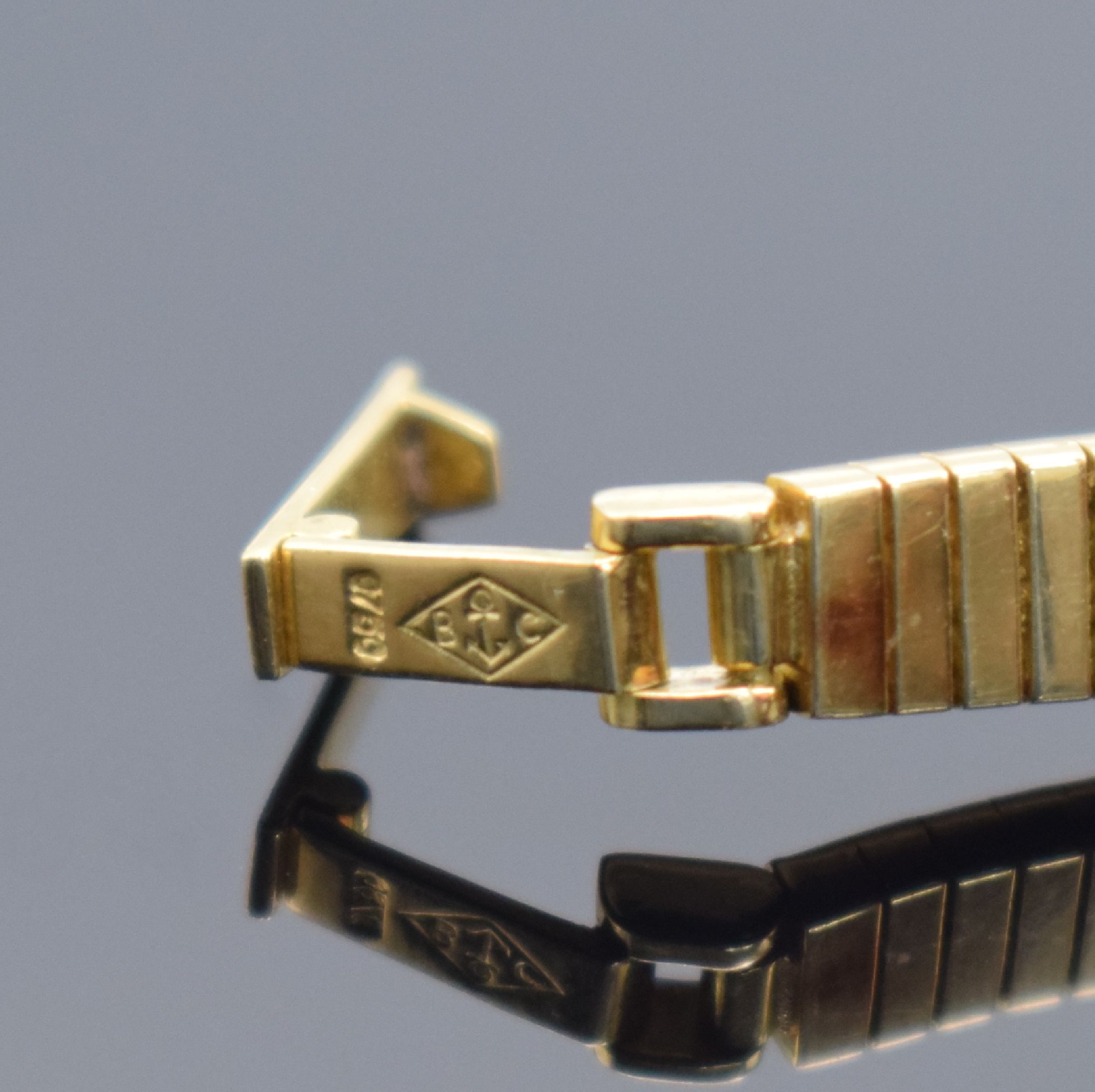 Detail b: GG 750/0000 Damenarmbanduhr, Schweiz 1960er Jahre, Handaufzug, GG 750/000 Armband, Boden aufgedr., silb. Zifferbl. m. gold. Std.-Ind. & Zeiger, Werk ...