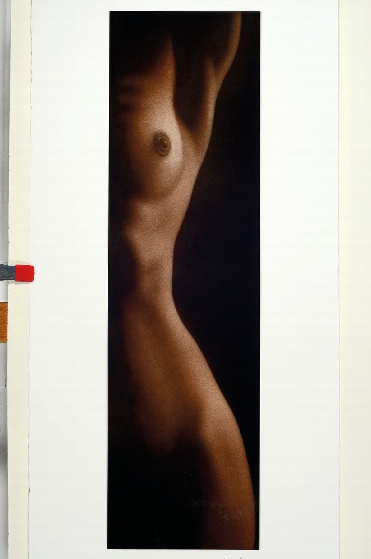 Detail k: Willi Kissmer, 1951-2018, Radierung Langer Halbakt VI, re.u. Stempelsignatur, auf der Rückseite mit dem Nachlasstempel von Willi Kissmer, Platte ca. ...
