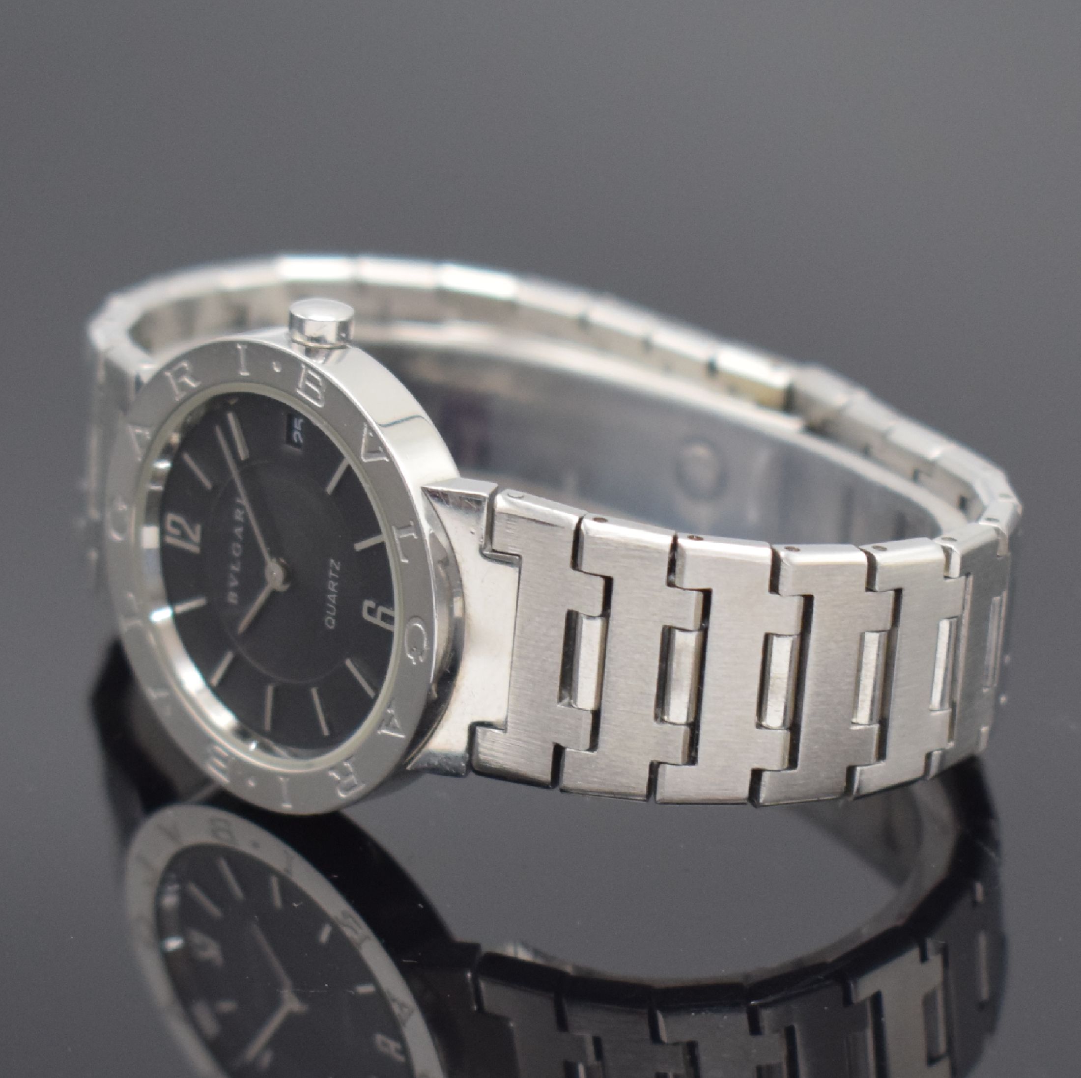 Detail b: BULGARI Armbanduhr in Stahl, Schweiz um 2000, quarz, Ref. BB 33 SS, orig. Gliederband m. Faltschl., Boden aufgedr., Lünette m. Bulgari-Gravur, ...