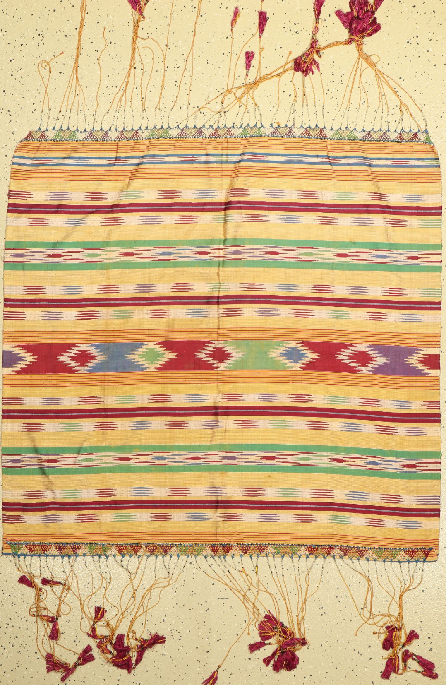 Seiden Ikat, Uzbekistan, um 1950, Seide, ca. 115 x 110 cm, EHZ: 2