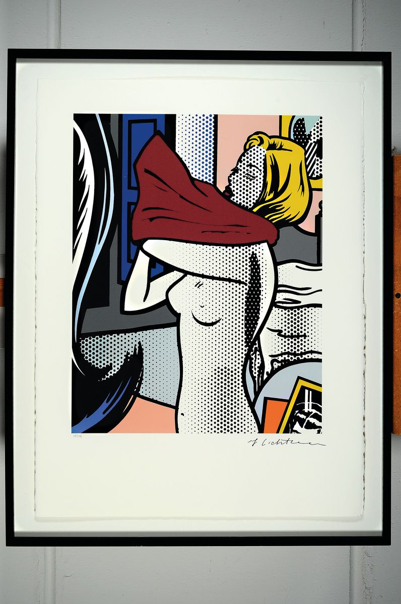 Detail k: Nach Roy Lichtenstein, 1923-1997 New York, ohne Titel, Halbakt beim Ankleiden, Farboffset auf Arches, im Druck signiert, Ed. 78/199, Galerierahmen ...
